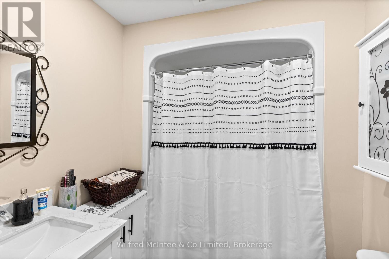 4 Elora Street N, Minto, Ontario  N0G 1Z0 - Photo 24 - X12271097