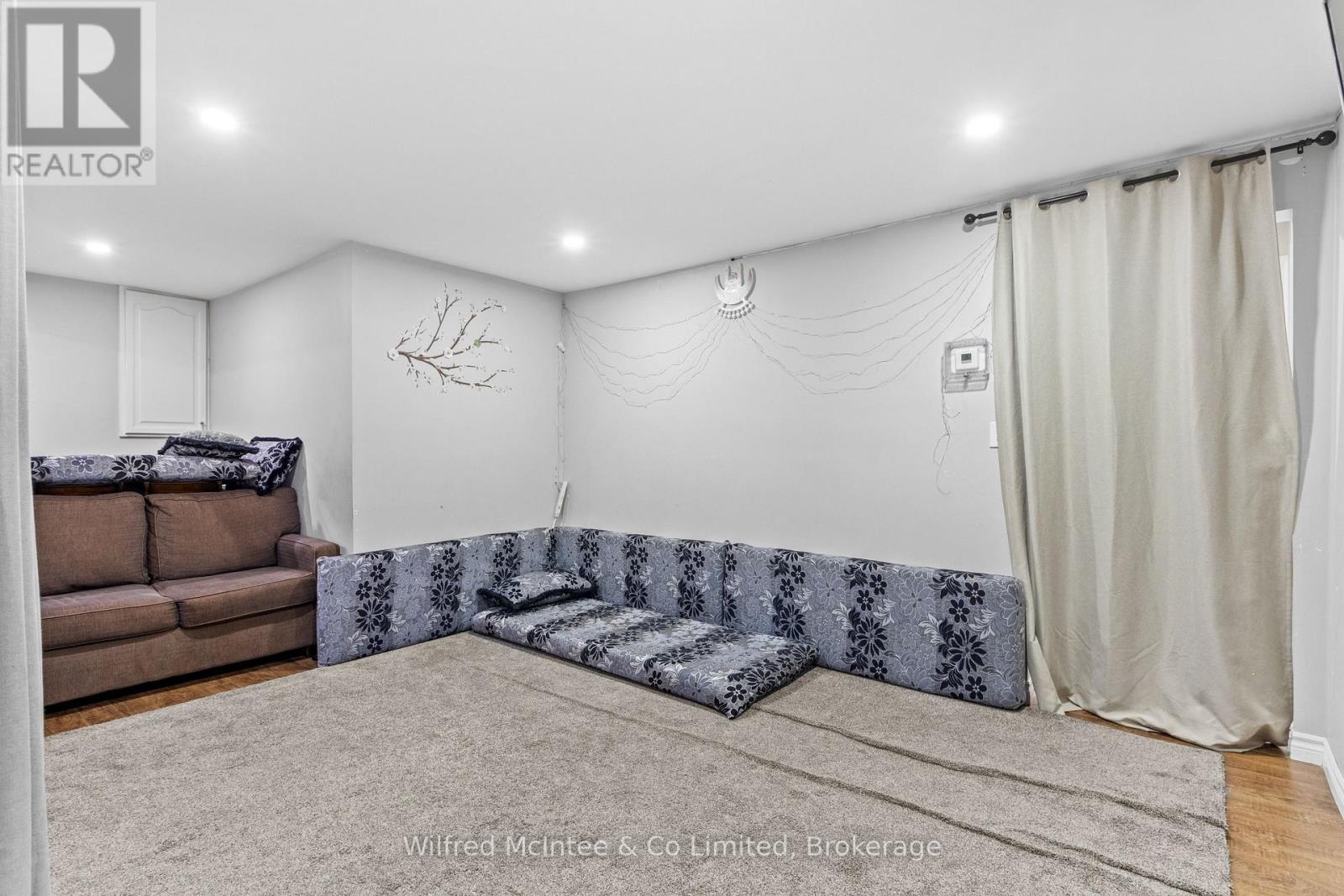 4 Elora Street N, Minto, Ontario  N0G 1Z0 - Photo 32 - X12271097