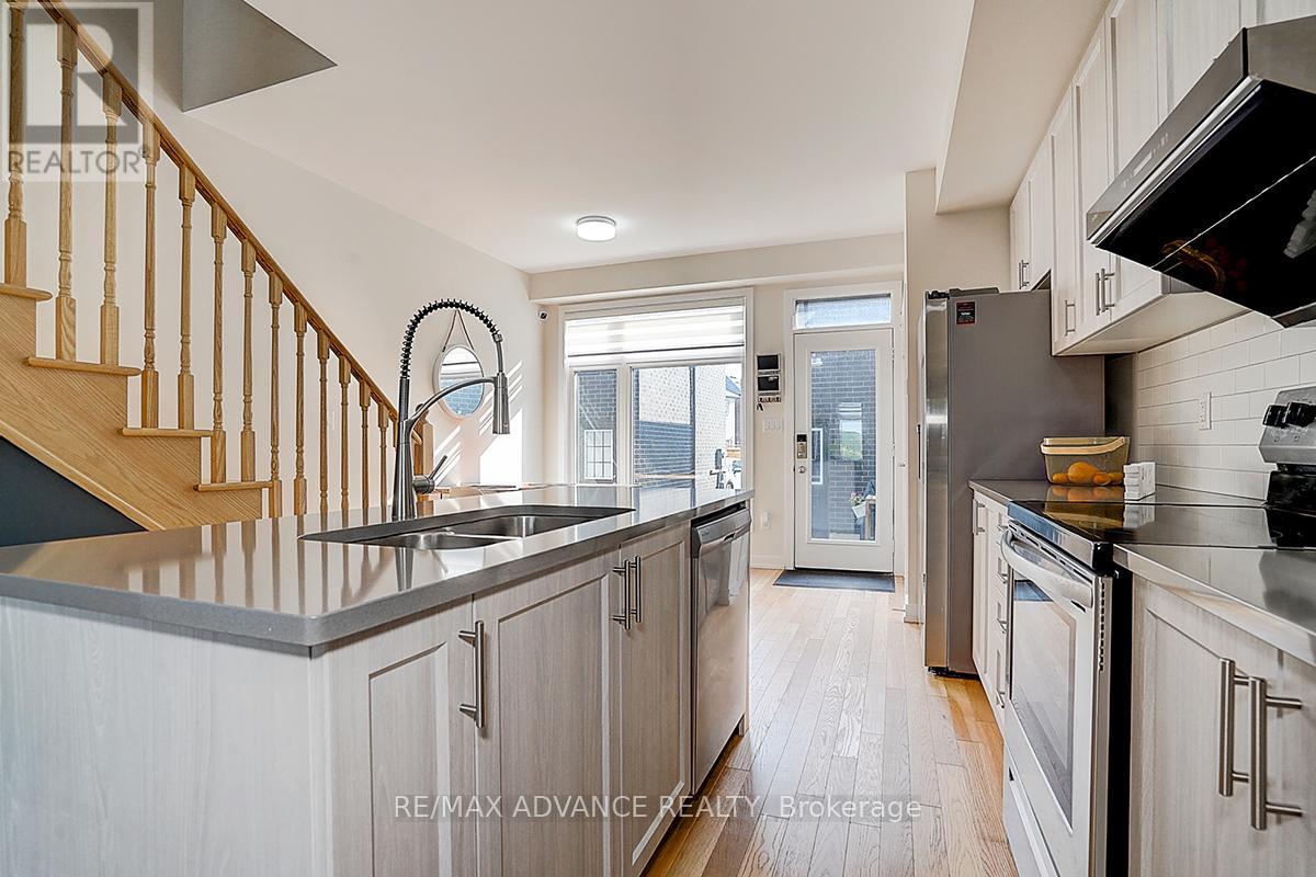 2170 Donald Cousens Parkway, Markham (Cornell), Ontario  L6B 1N9 - Photo 9 - N12271012