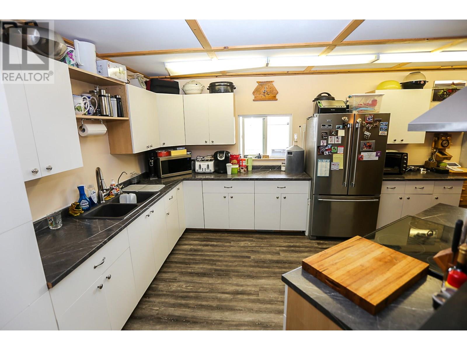 4614 Barriere Town Road, Barriere, British Columbia  V0E 1E0 - Photo 10 - 10350700