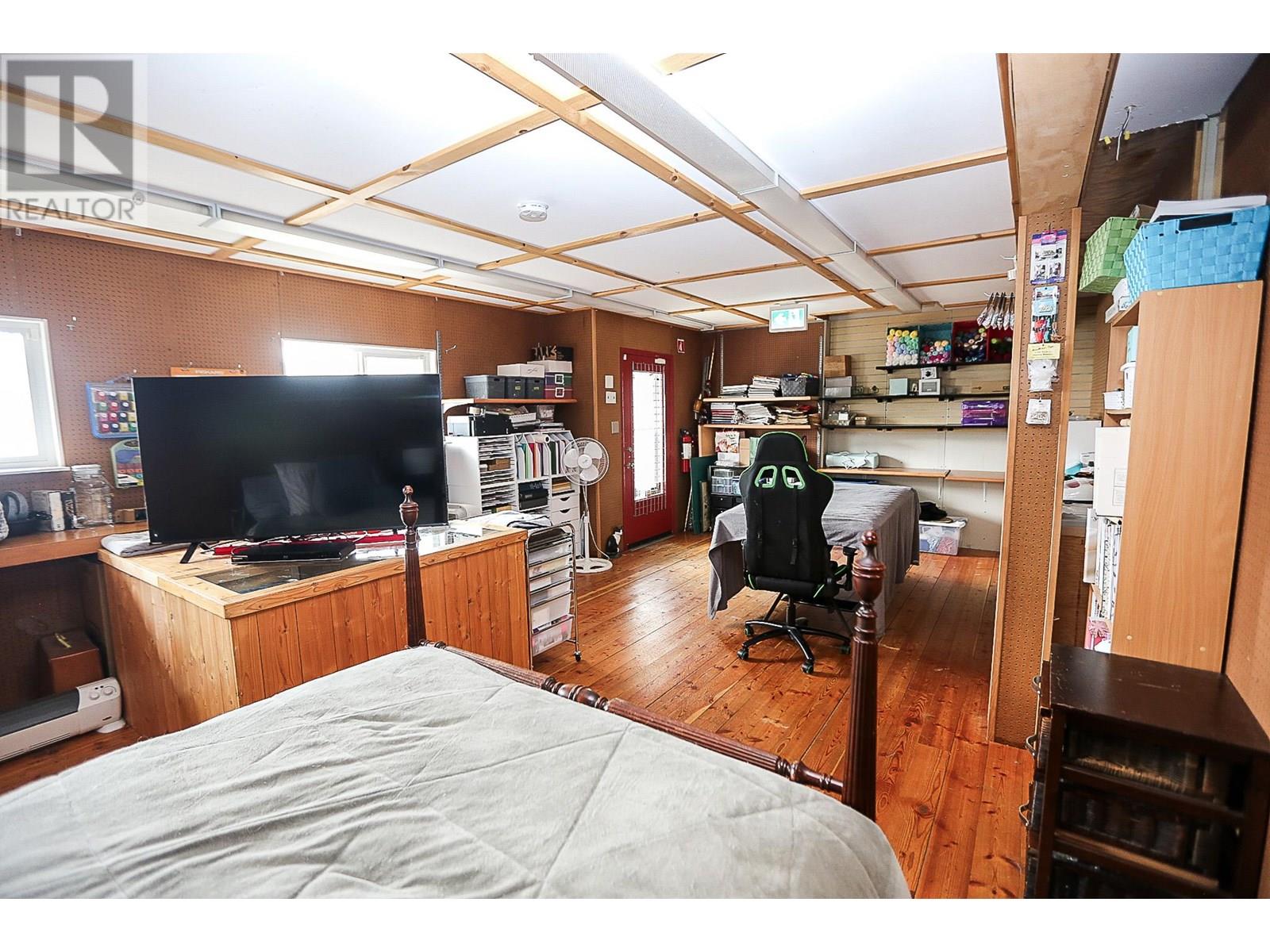 4614 Barriere Town Road, Barriere, British Columbia  V0E 1E0 - Photo 4 - 10350700