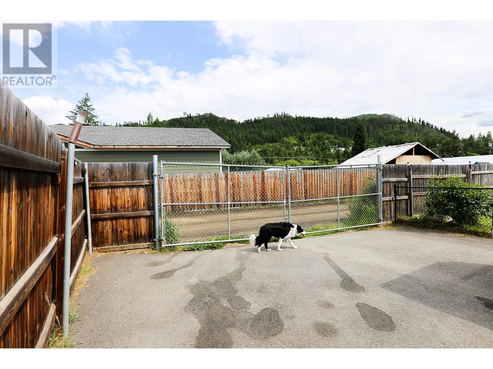 4614 Barriere Town Road, Barriere, British Columbia  V0E 1E0 - Photo 18 - 10350700