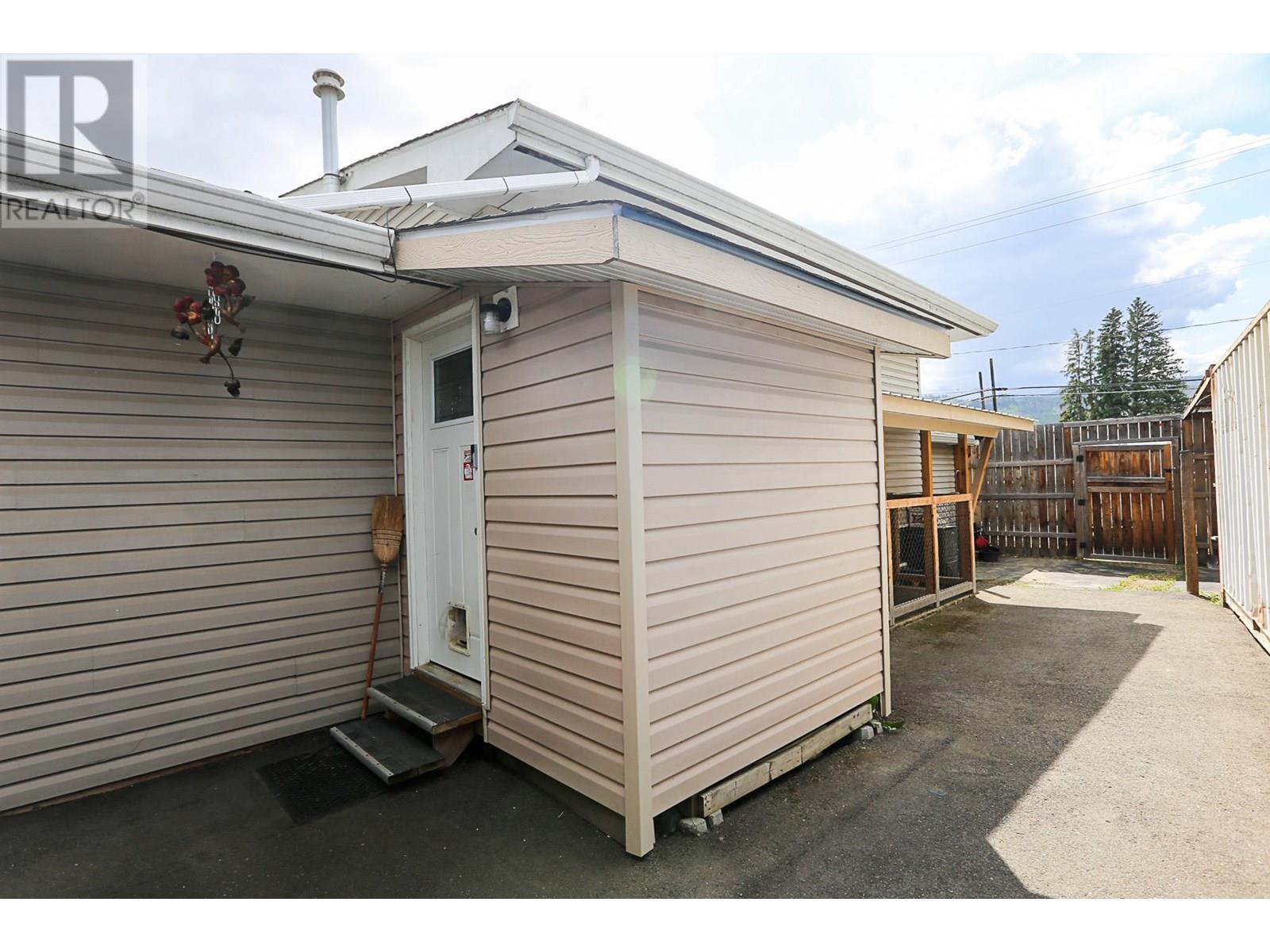 4614 Barriere Town Road, Barriere, British Columbia  V0E 1E0 - Photo 20 - 10350700