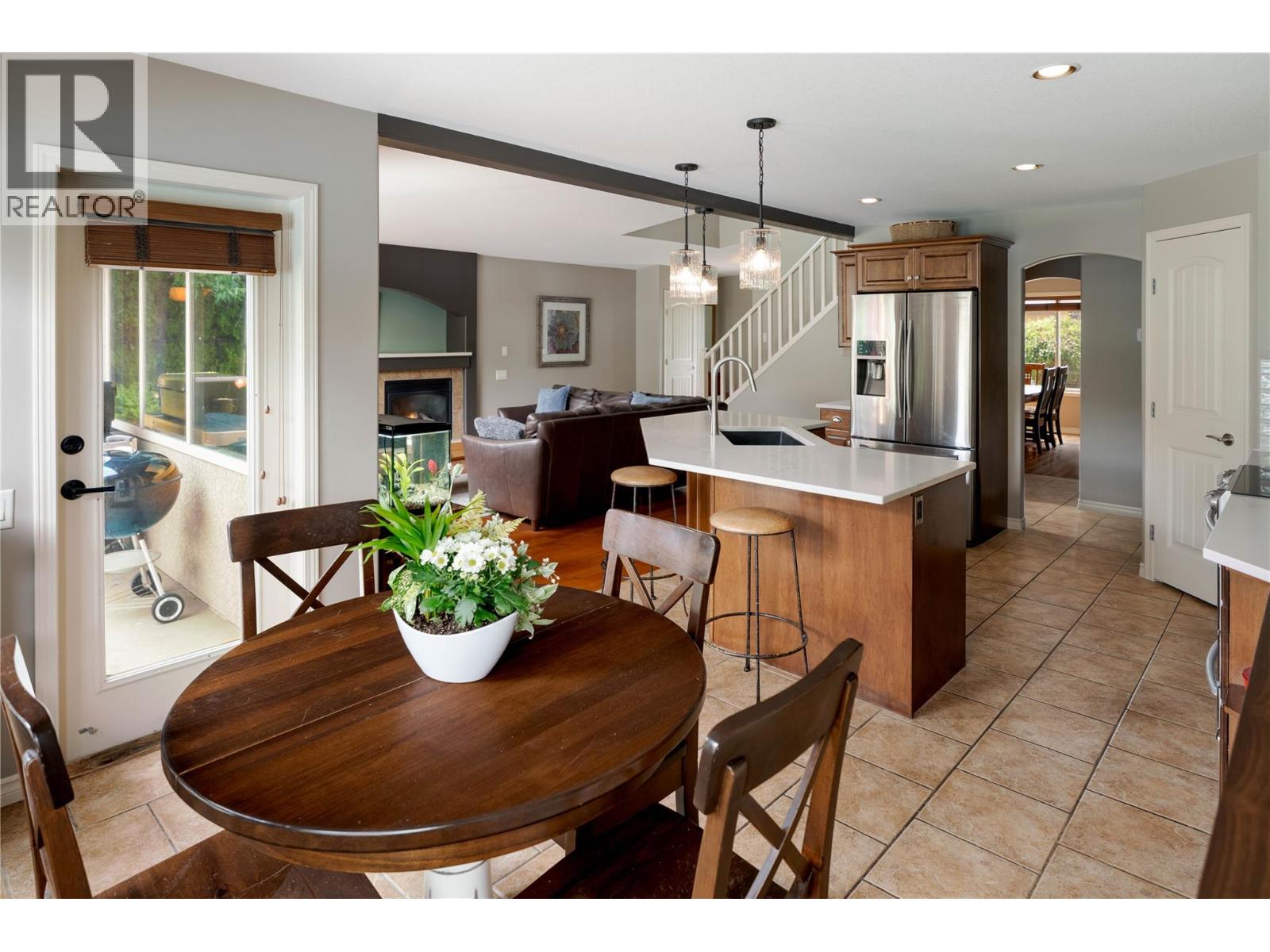 2464 Selkirk Drive, Kelowna, British Columbia  V1V 2R7 - Photo 12 - 10353721