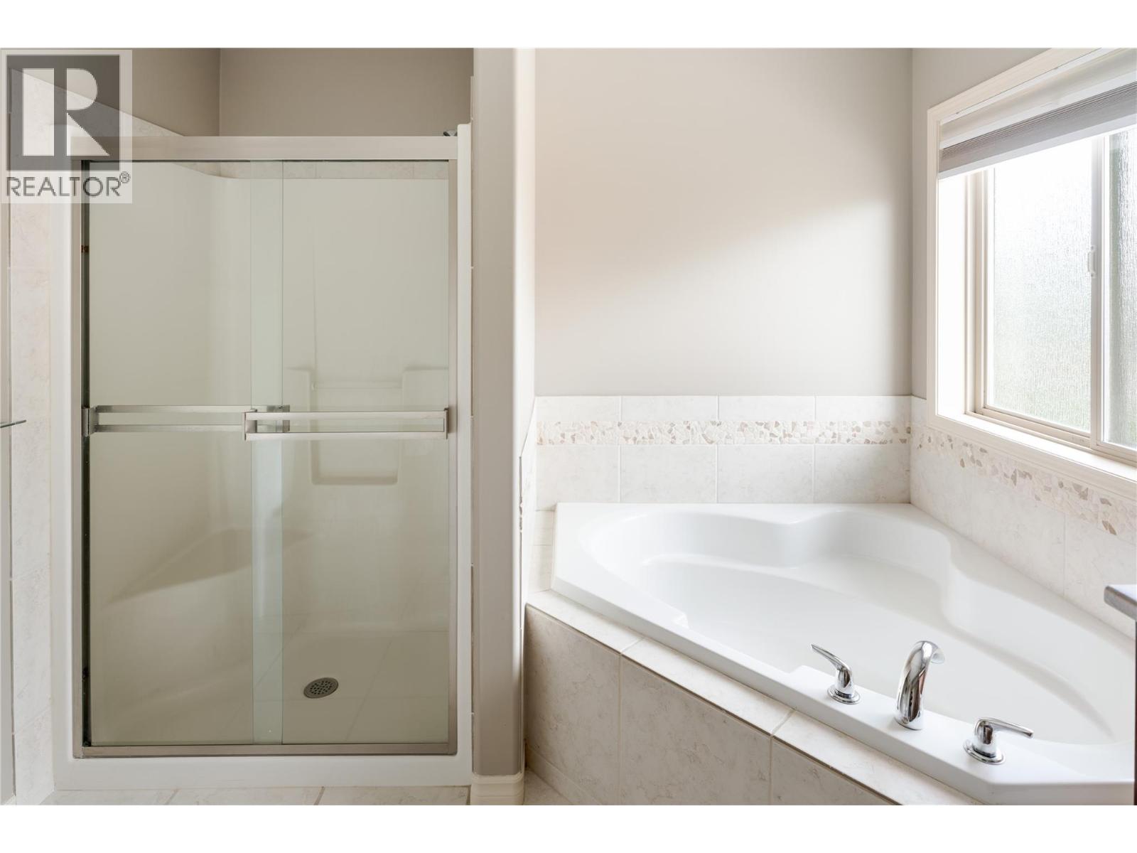 2464 Selkirk Drive, Kelowna, British Columbia  V1V 2R7 - Photo 21 - 10353721