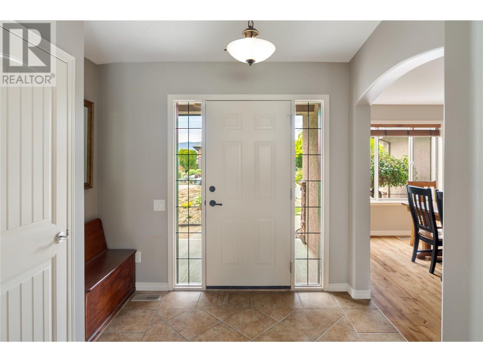 Property at 2464 SELKIRK Drive image 2