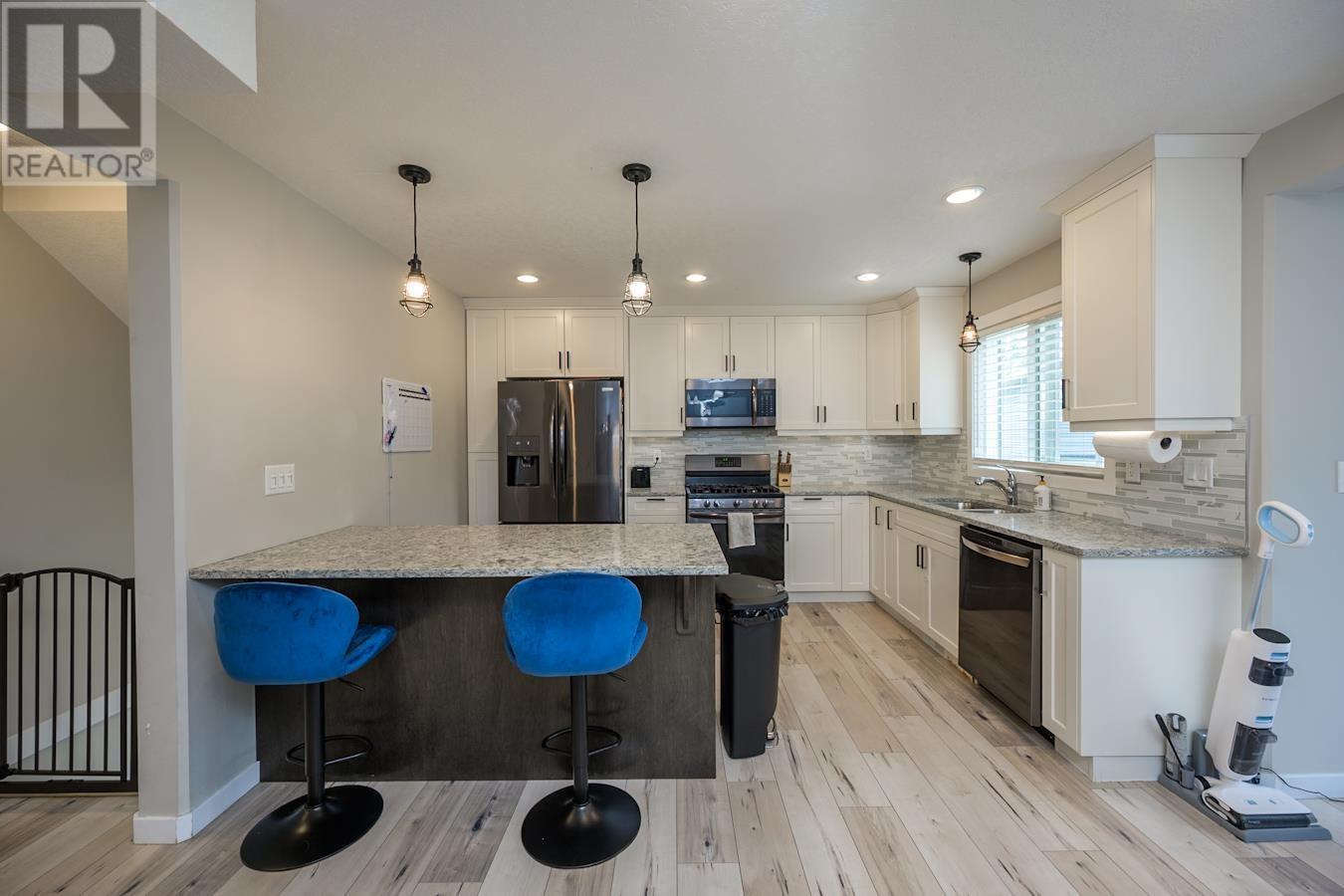 Property at 7677 CREEKSIDE WAY image 5