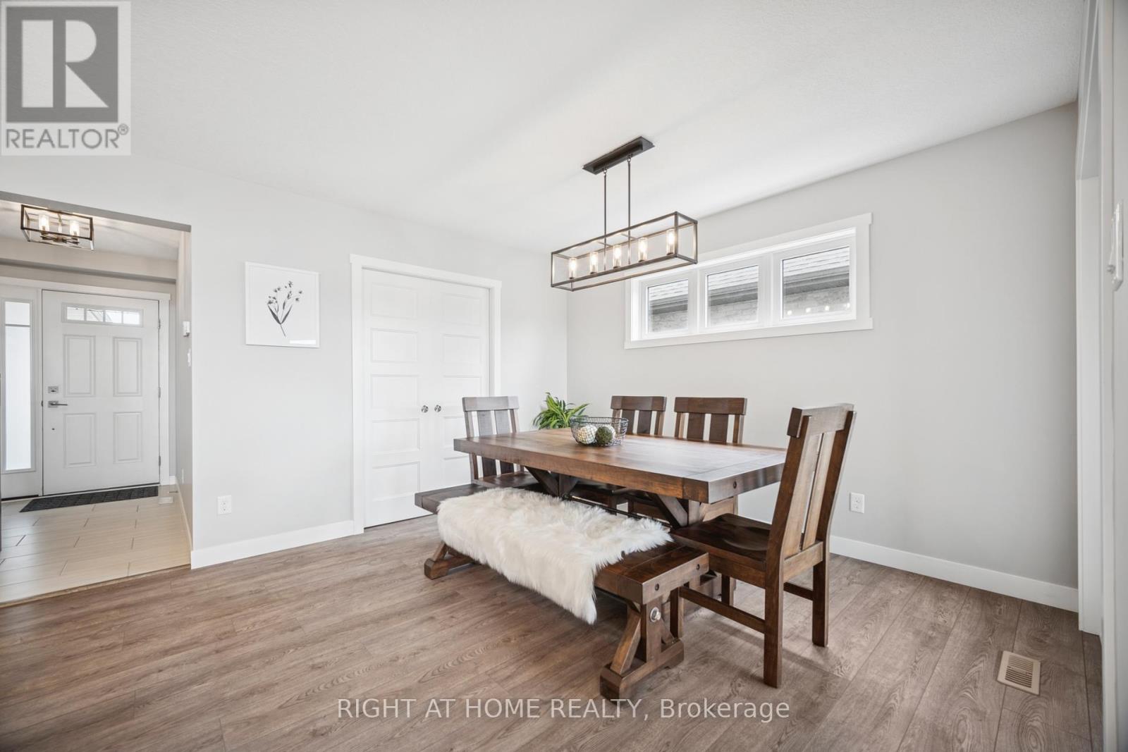 24 Oakmont Street, St. Thomas, Ontario  N5R 0G3 - Photo 12 - X12271085