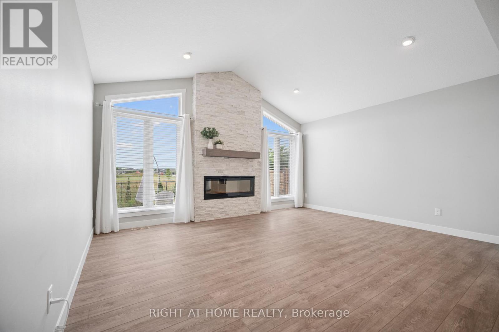 24 Oakmont Street, St. Thomas, Ontario  N5R 0G3 - Photo 13 - X12271085