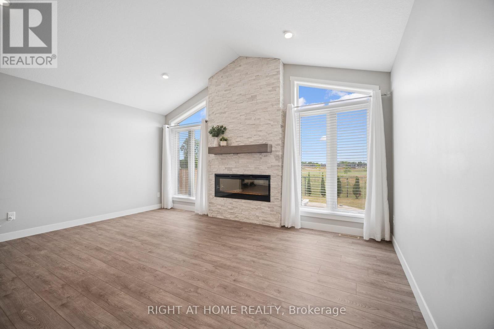 24 Oakmont Street, St. Thomas, Ontario  N5R 0G3 - Photo 16 - X12271085
