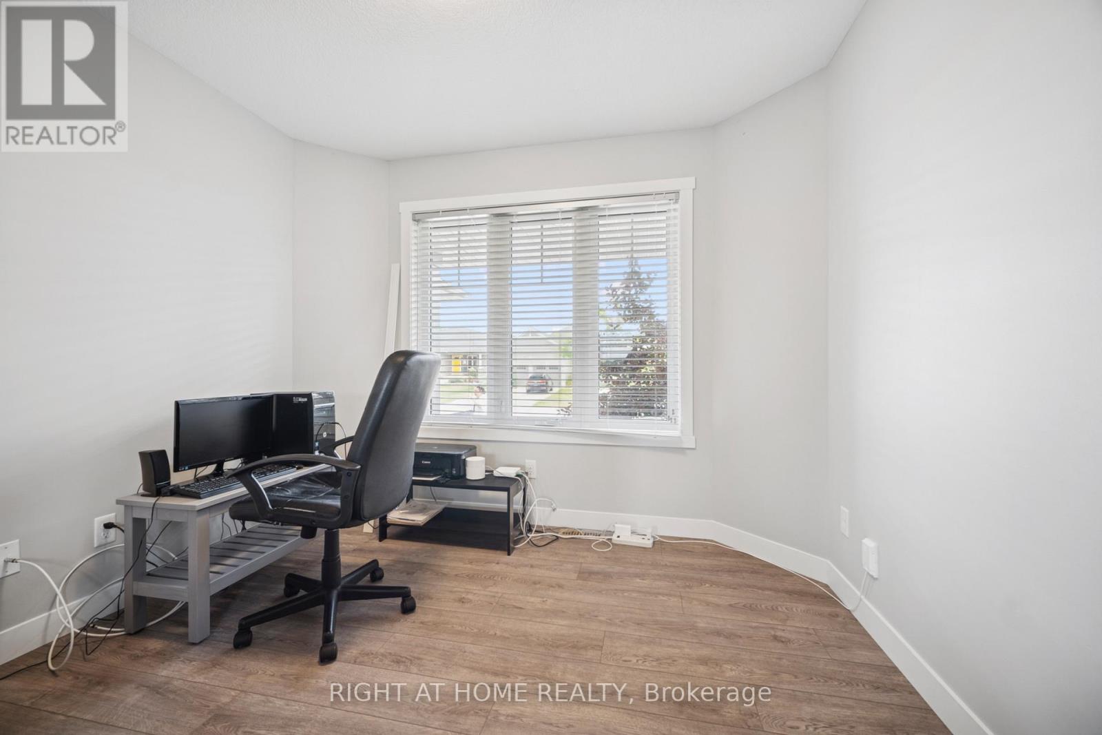 24 Oakmont Street, St. Thomas, Ontario  N5R 0G3 - Photo 19 - X12271085