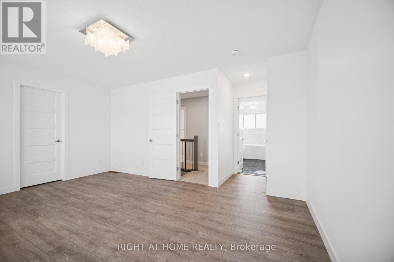 24 Oakmont Street, St. Thomas, Ontario  N5R 0G3 - Photo 21 - X12271085