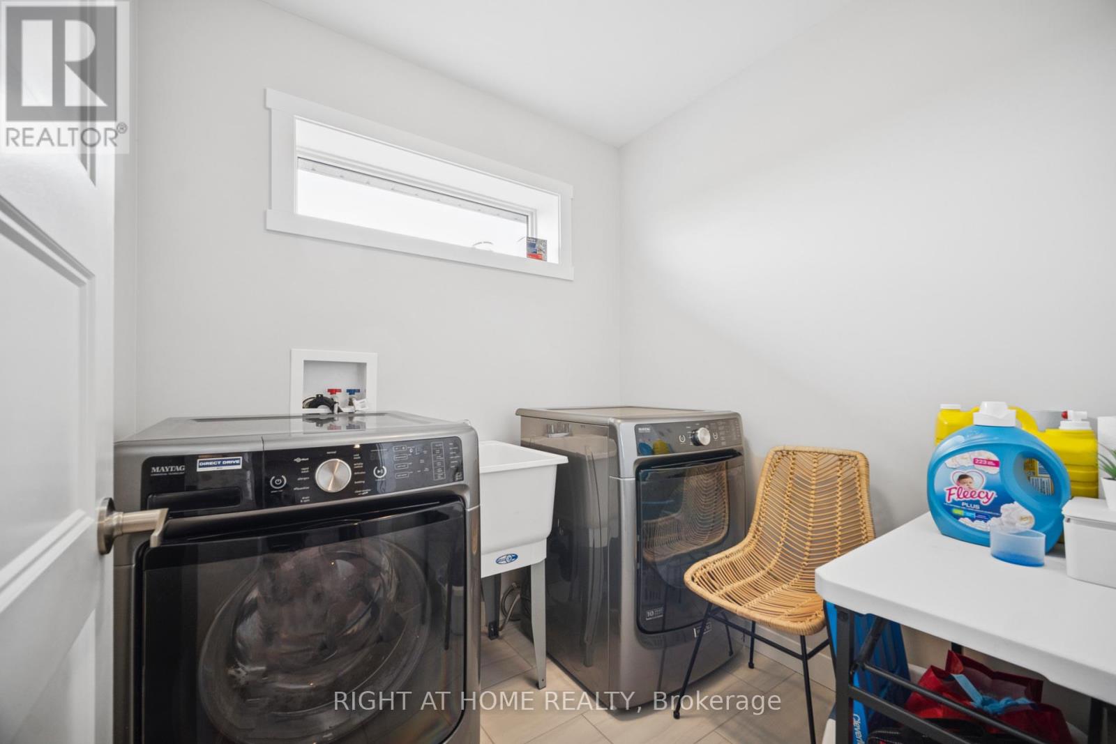 24 Oakmont Street, St. Thomas, Ontario  N5R 0G3 - Photo 29 - X12271085