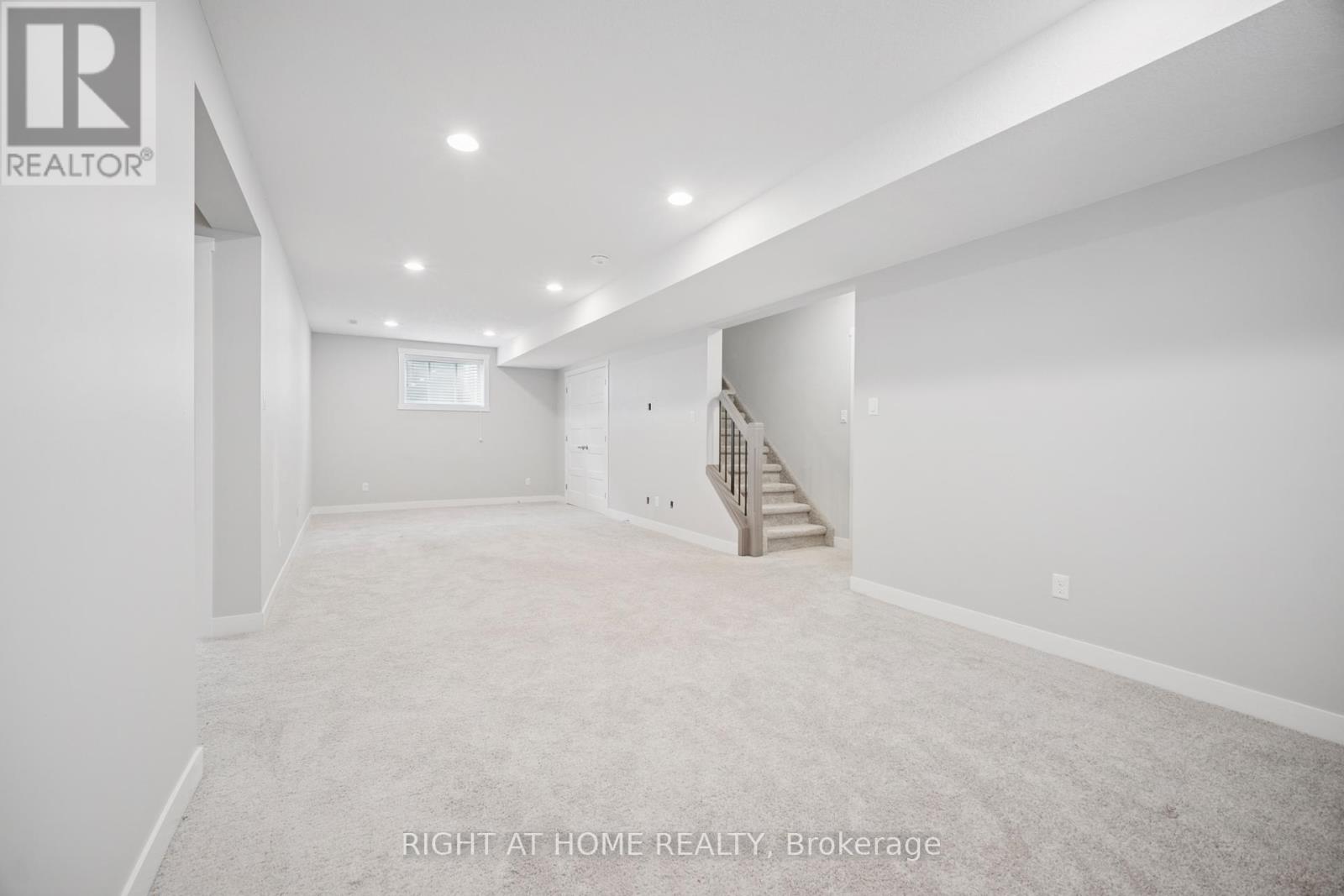 24 Oakmont Street, St. Thomas, Ontario  N5R 0G3 - Photo 31 - X12271085