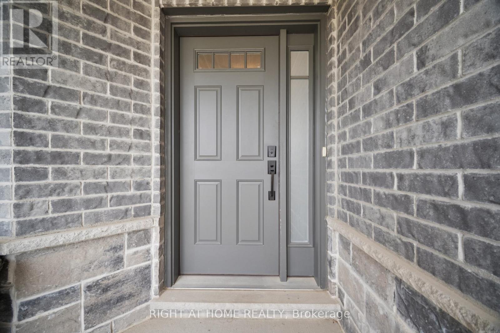 24 Oakmont Street, St. Thomas, Ontario  N5R 0G3 - Photo 4 - X12271085