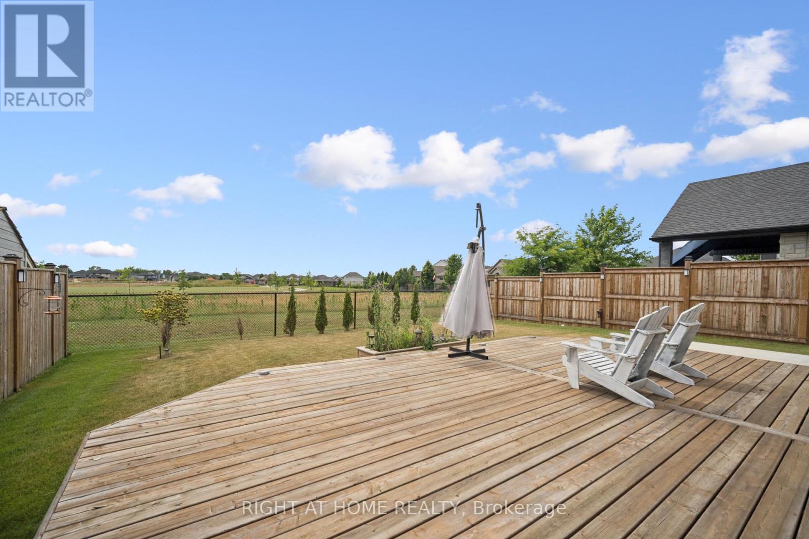 24 Oakmont Street, St. Thomas, Ontario  N5R 0G3 - Photo 40 - X12271085