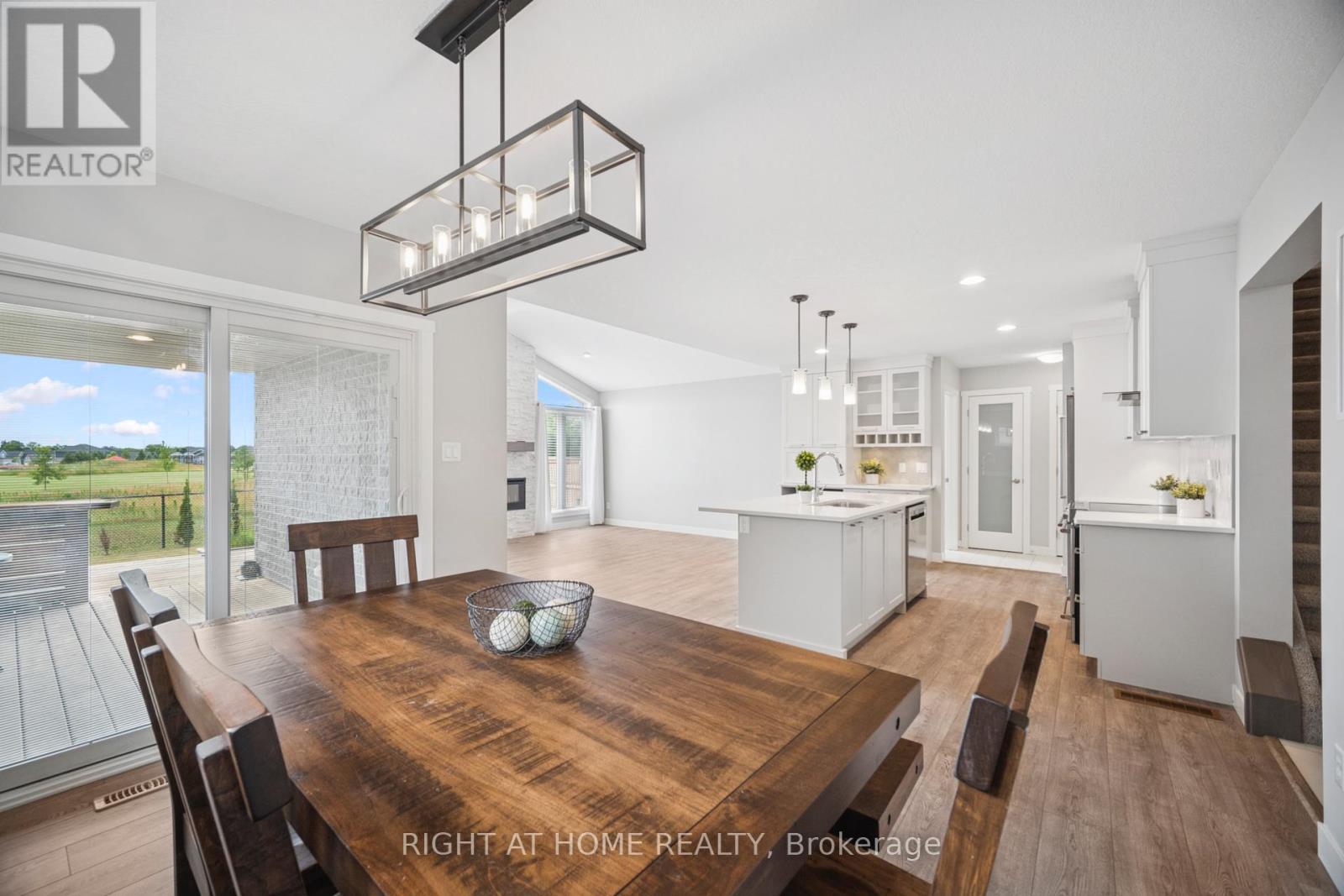 24 Oakmont Street, St. Thomas, Ontario  N5R 0G3 - Photo 6 - X12271085