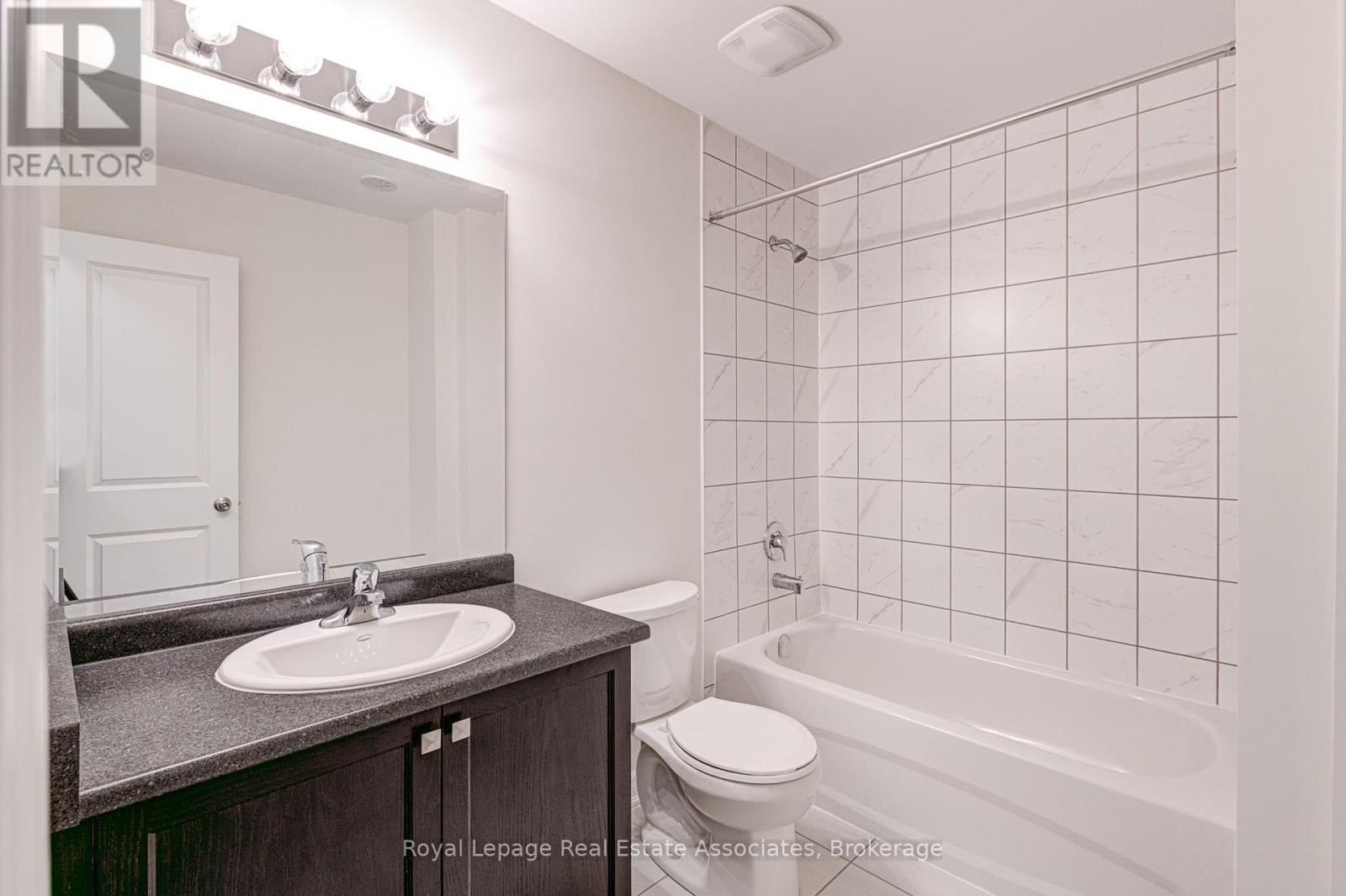 53 - 383 Dundas Street E, Hamilton, Ontario  L8B 1X6 - Photo 12 - X12271188