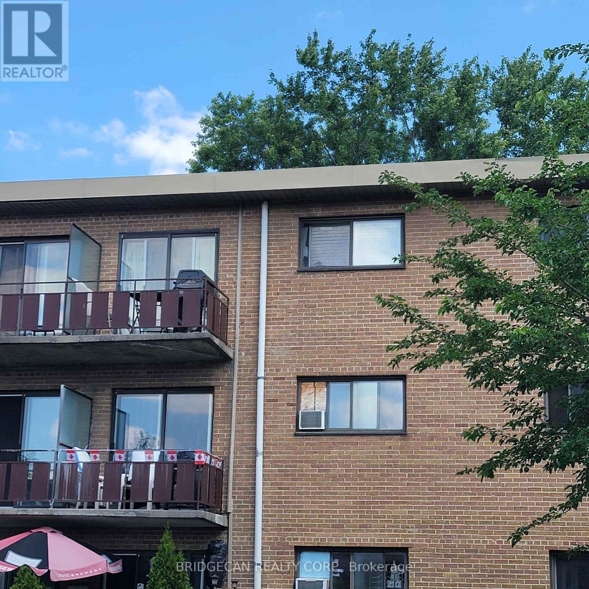 Property at 202 - 1830 DUMONT STREET image 2
