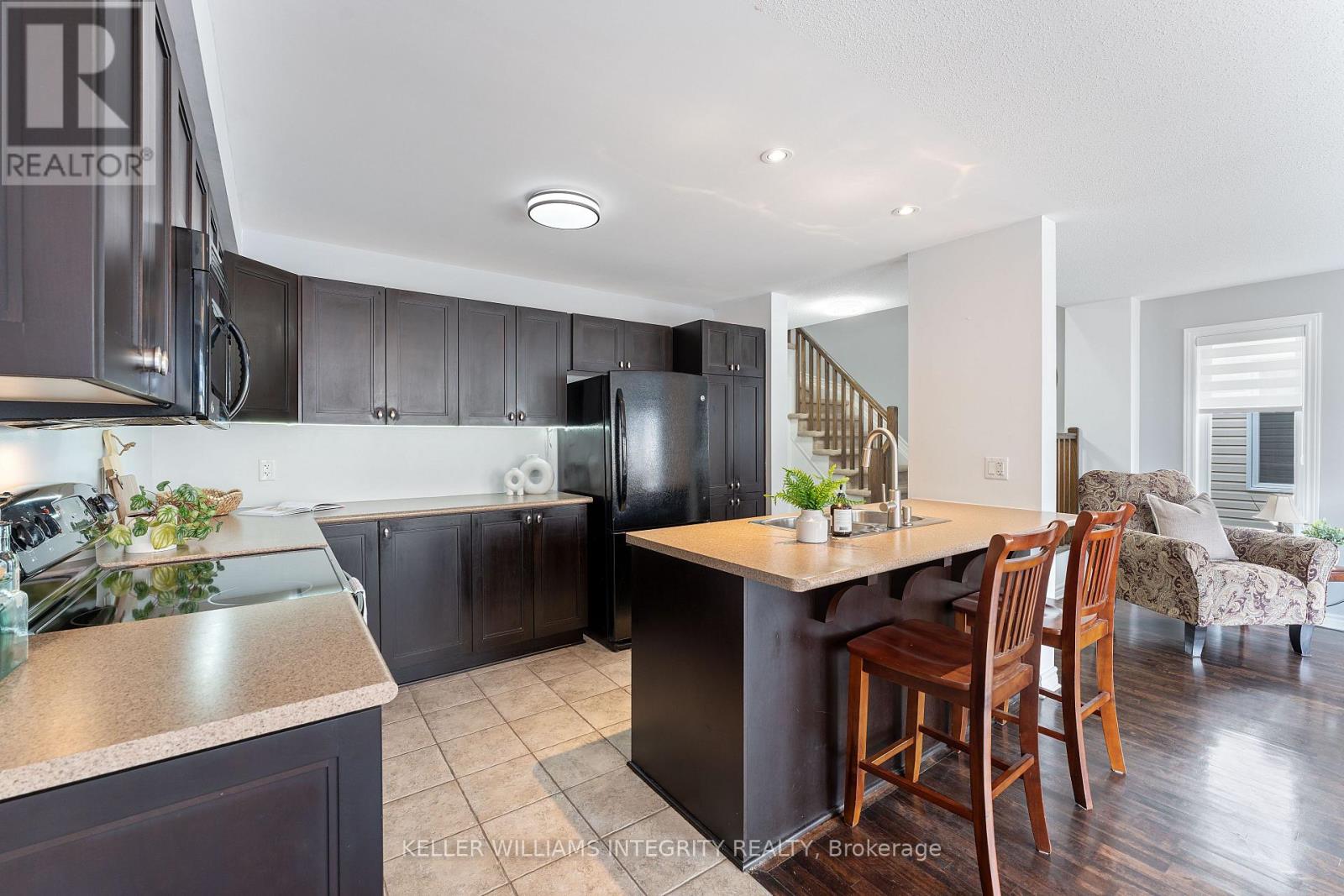 Property at 509 CHEROKEE WAY image 3