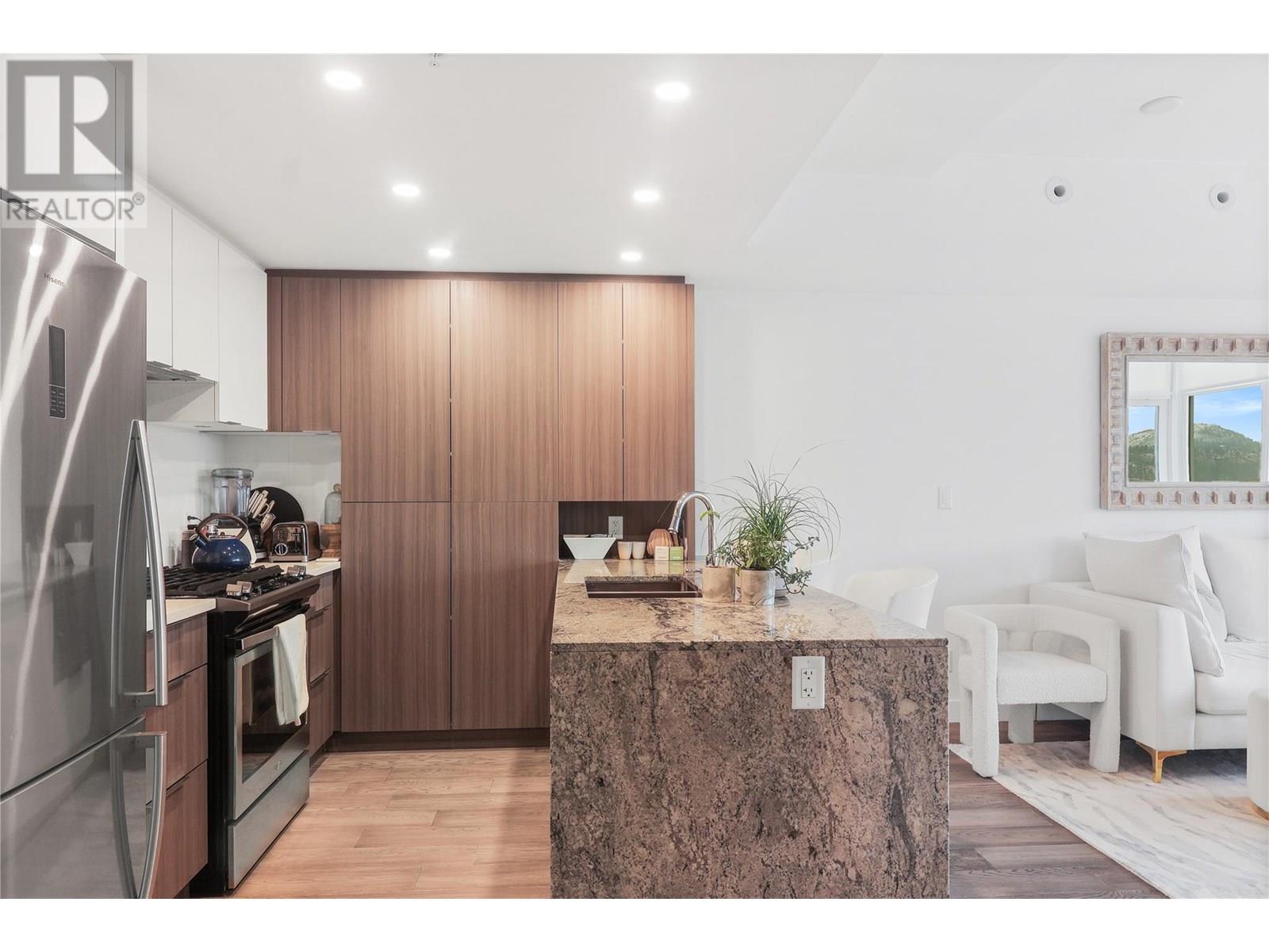 1151 Sunset Drive Unit# 1106, Kelowna, British Columbia  V1Y 0G2 - Photo 2 - 10355133