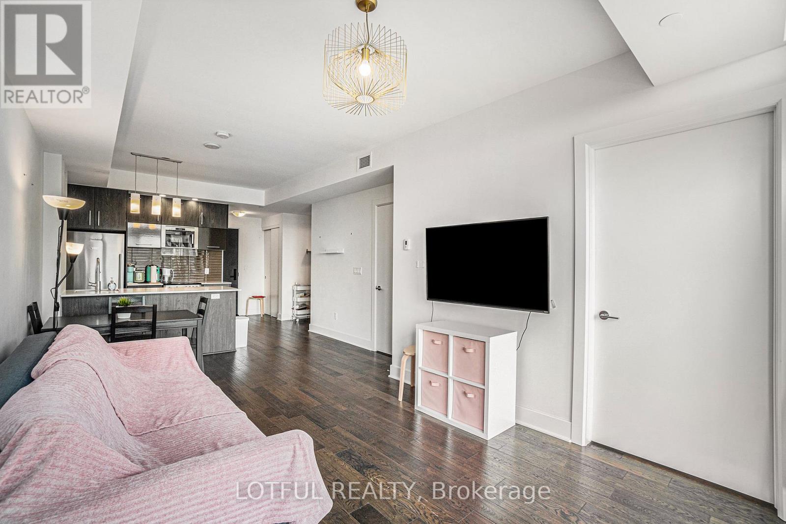1604 - 255 Bay Street, Ottawa, Ontario  K1R 0C5 - Photo 4 - X12271234
