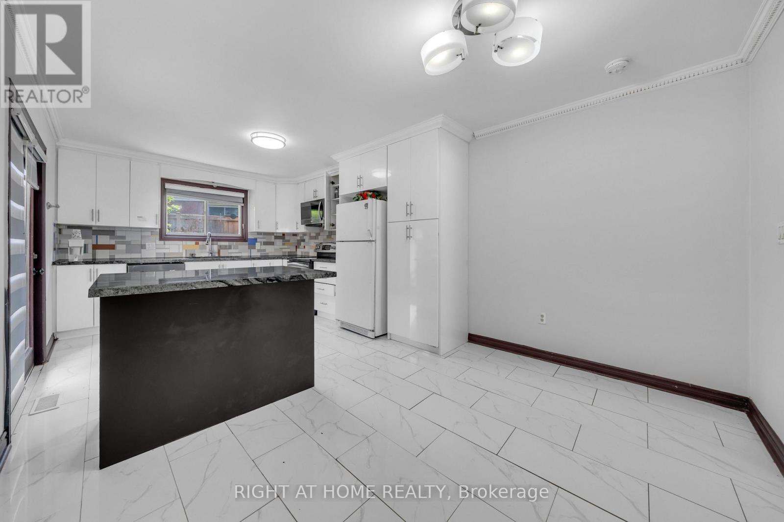 7651 Swan Street, Niagara Falls, Ontario  L2H 2R1 - Photo 7 - X12264417