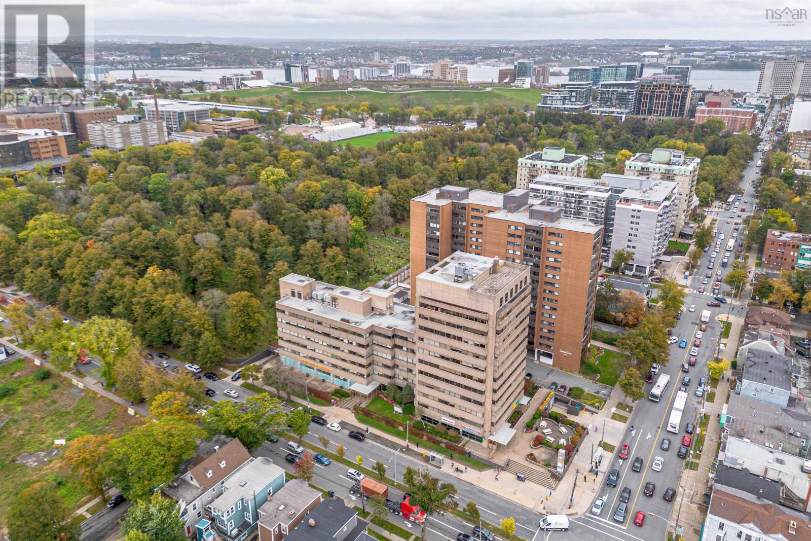 587 5991 Spring Garden Road, Halifax, Nova Scotia  B3H 1Y6 - Photo 2 - 202516997
