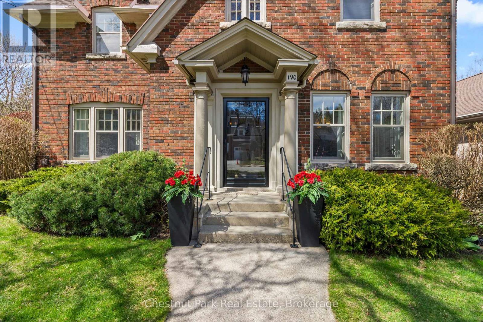 190 4th Street W, Owen Sound, Ontario  N4K 3J9 - Photo 7 - X12136728