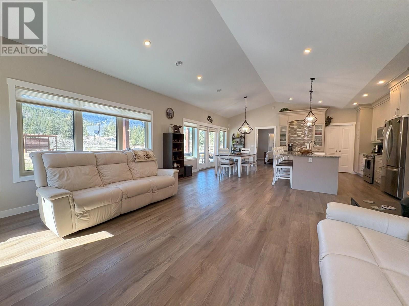 6909 Columbia Ridge Drive, Fairmont Hot Springs, British Columbia  V0B 1L0 - Photo 15 - 10342194