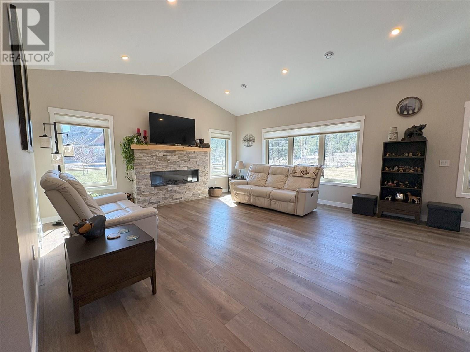 6909 Columbia Ridge Drive, Fairmont Hot Springs, British Columbia  V0B 1L0 - Photo 14 - 10342194