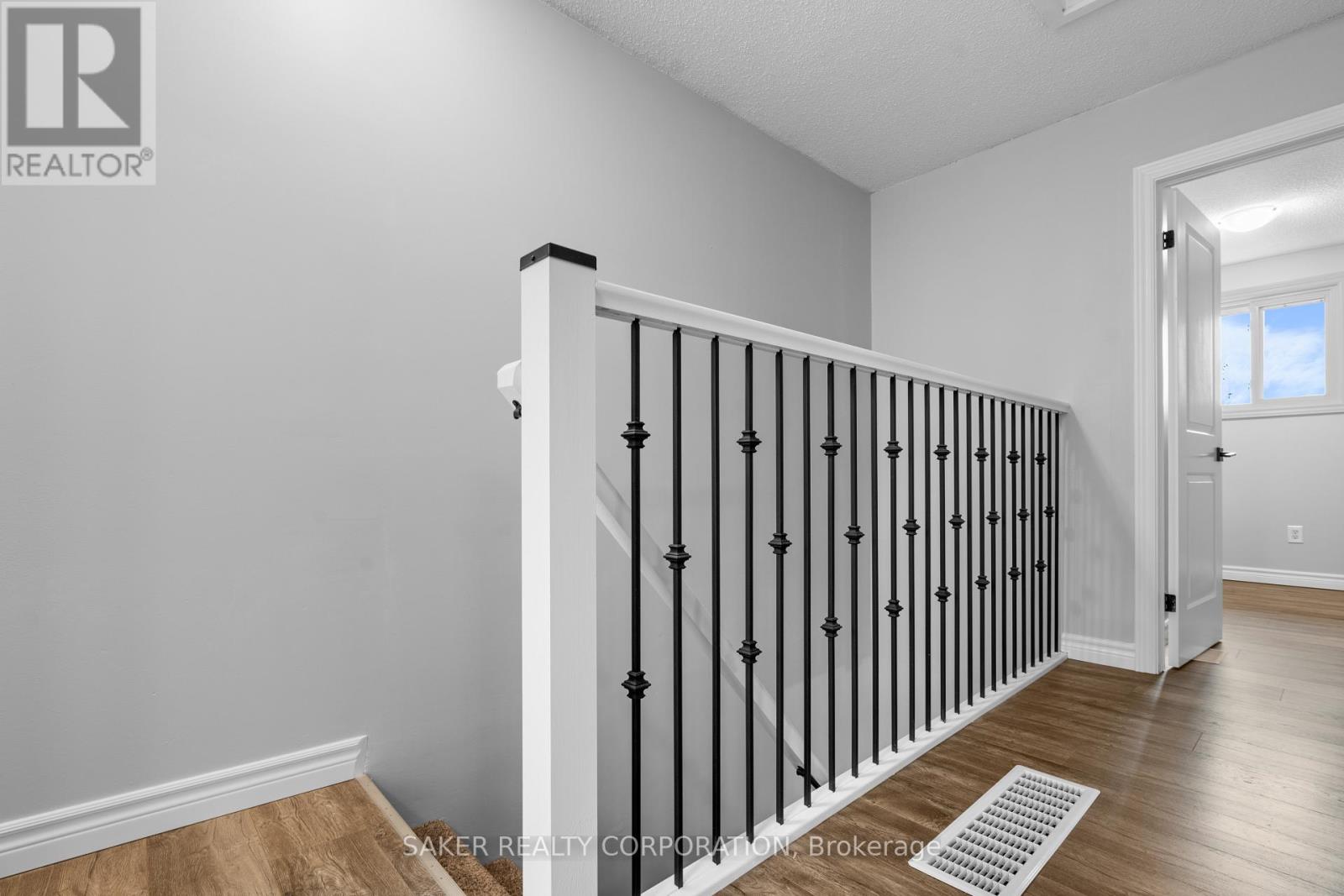 138 Simcoe Street, South Huron, Ontario  N0M 1S1 - Photo 28 - X12271308