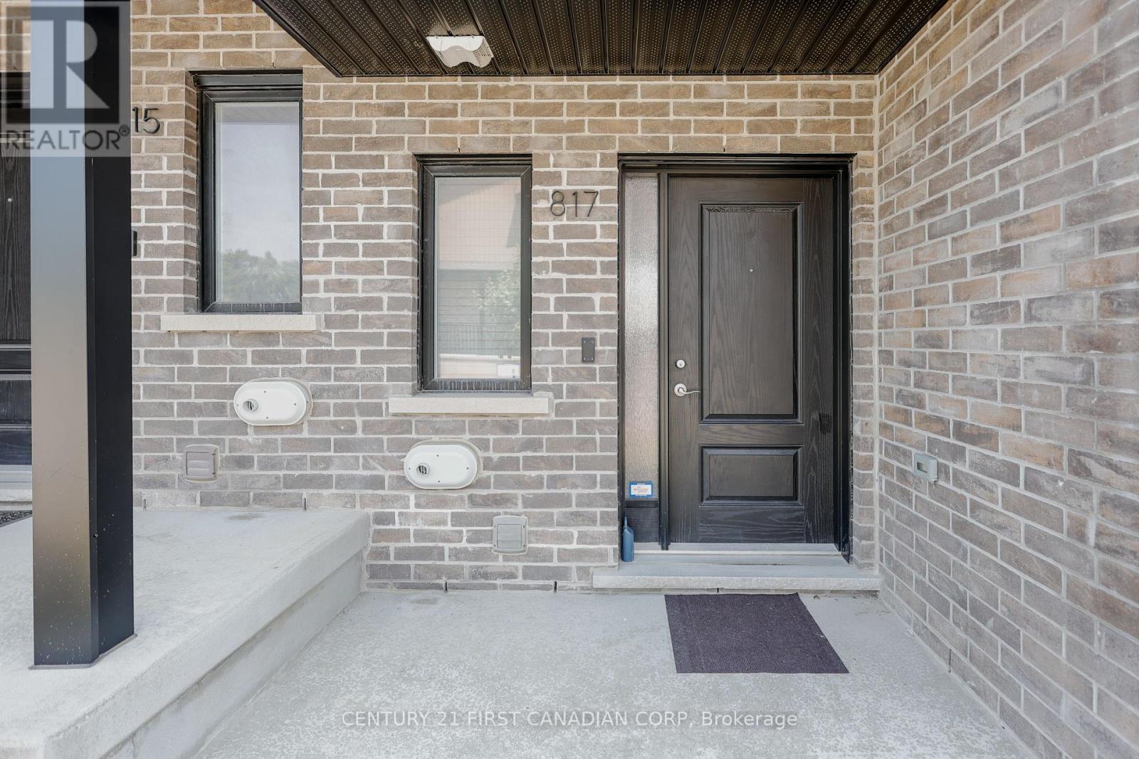 Property at 817 SARNIA ROAD image 2