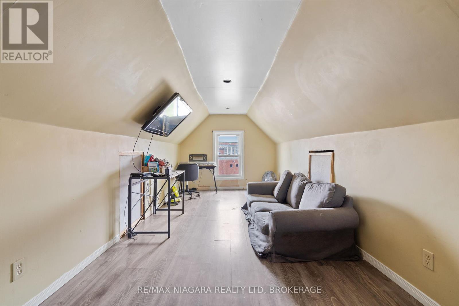 4761 Epworth Circle, Niagara Falls, Ontario  L2E 1E1 - Photo 19 - X12271440