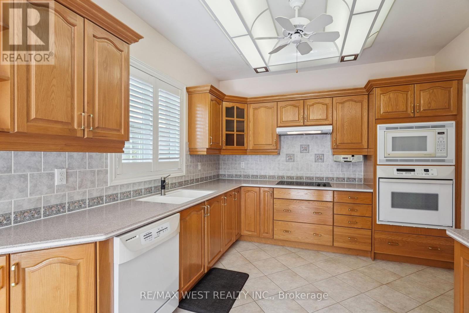 Property at 42 WINDROSE COURT image 5