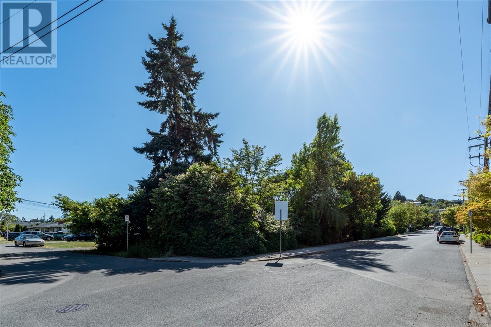 1539 Church Ave, Saanich, British Columbia  V8P 2G9 - Photo 27 - 1006657