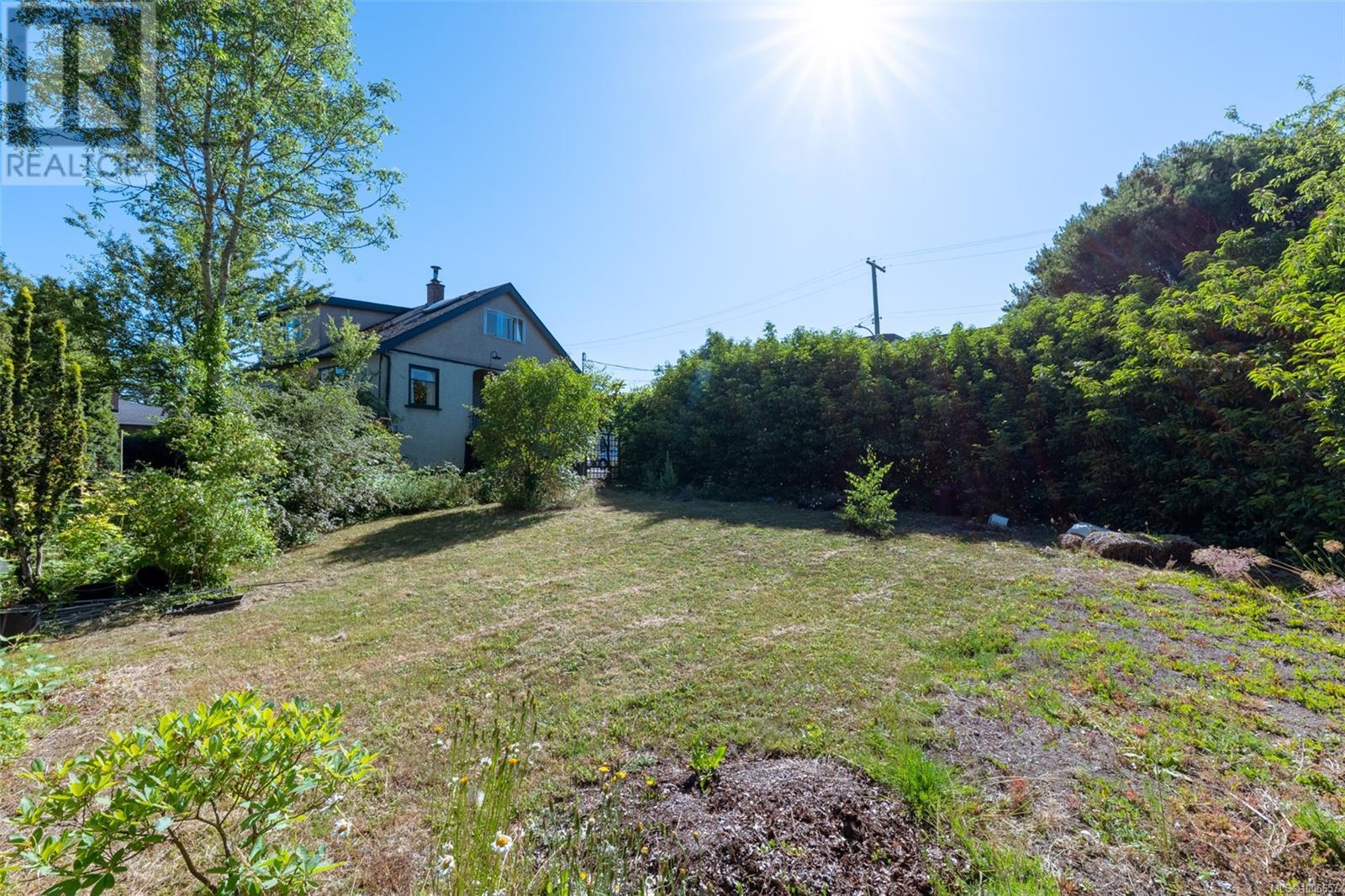 1539 Church Ave, Saanich, British Columbia  V8P 2G9 - Photo 8 - 1006657