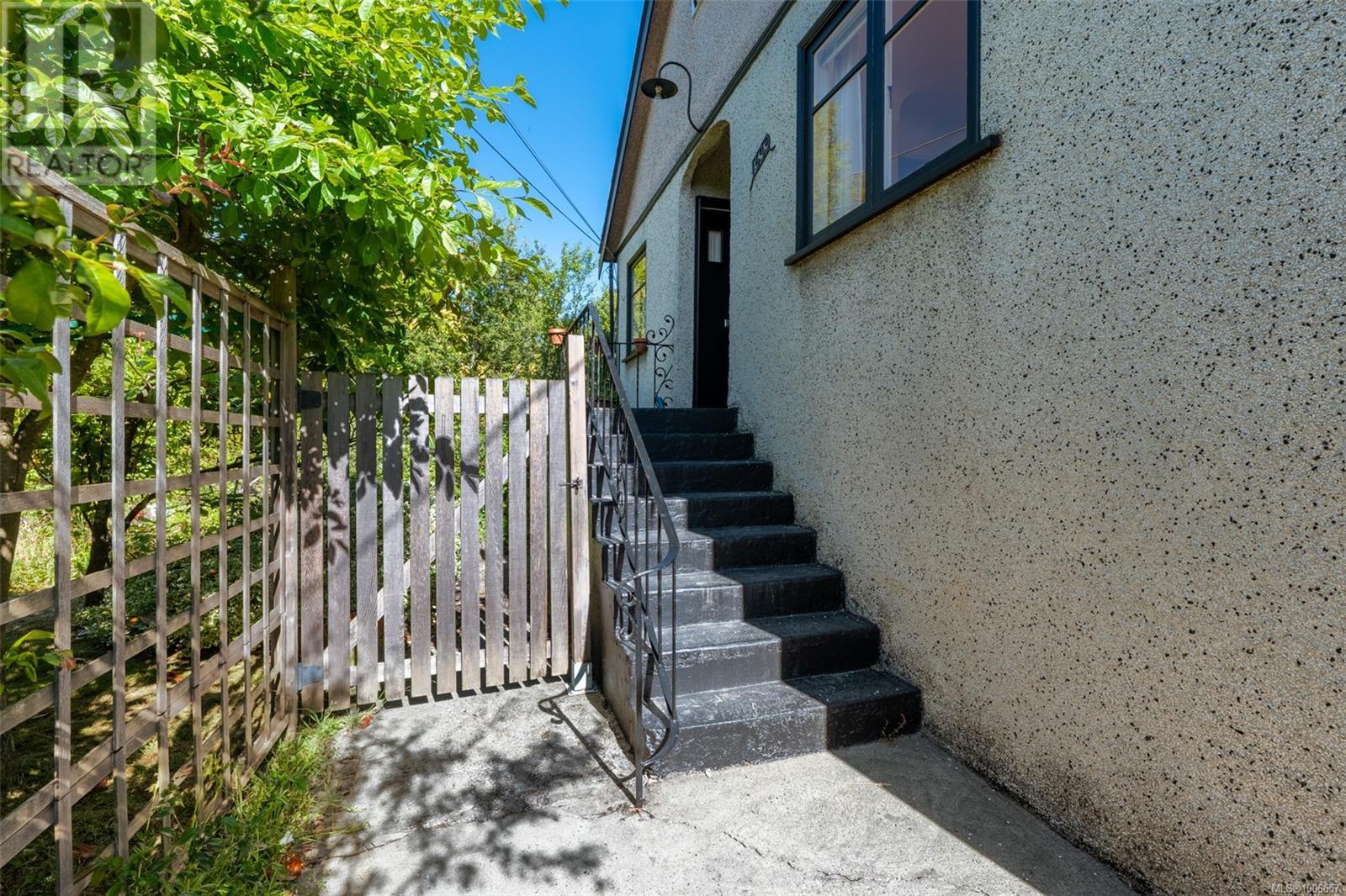 Property at 1539 Church Ave image 5