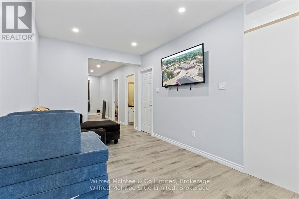 4 Elora Street N, Minto, Ontario  N0G 1Z0 - Photo 13 - X12271293