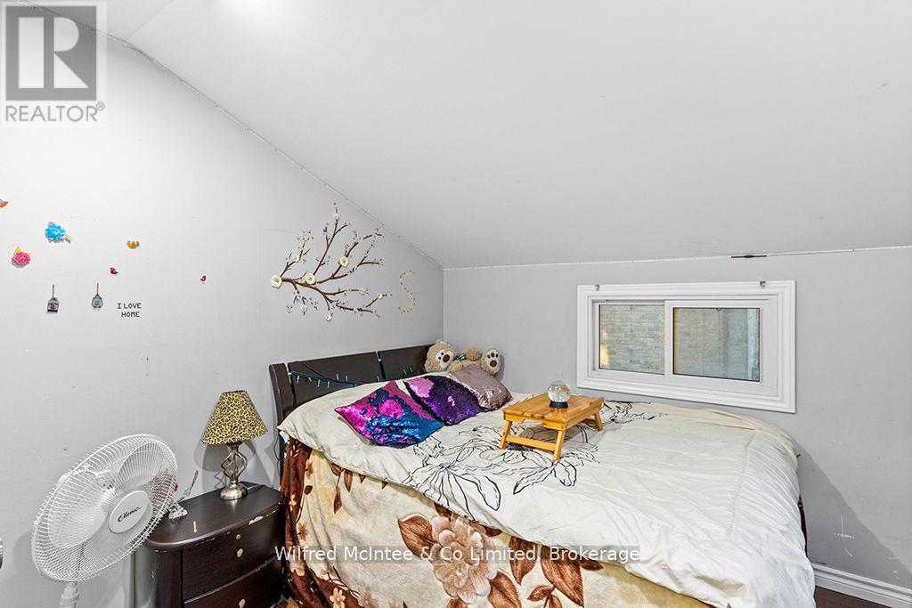 4 Elora Street N, Minto, Ontario  N0G 1Z0 - Photo 34 - X12271293