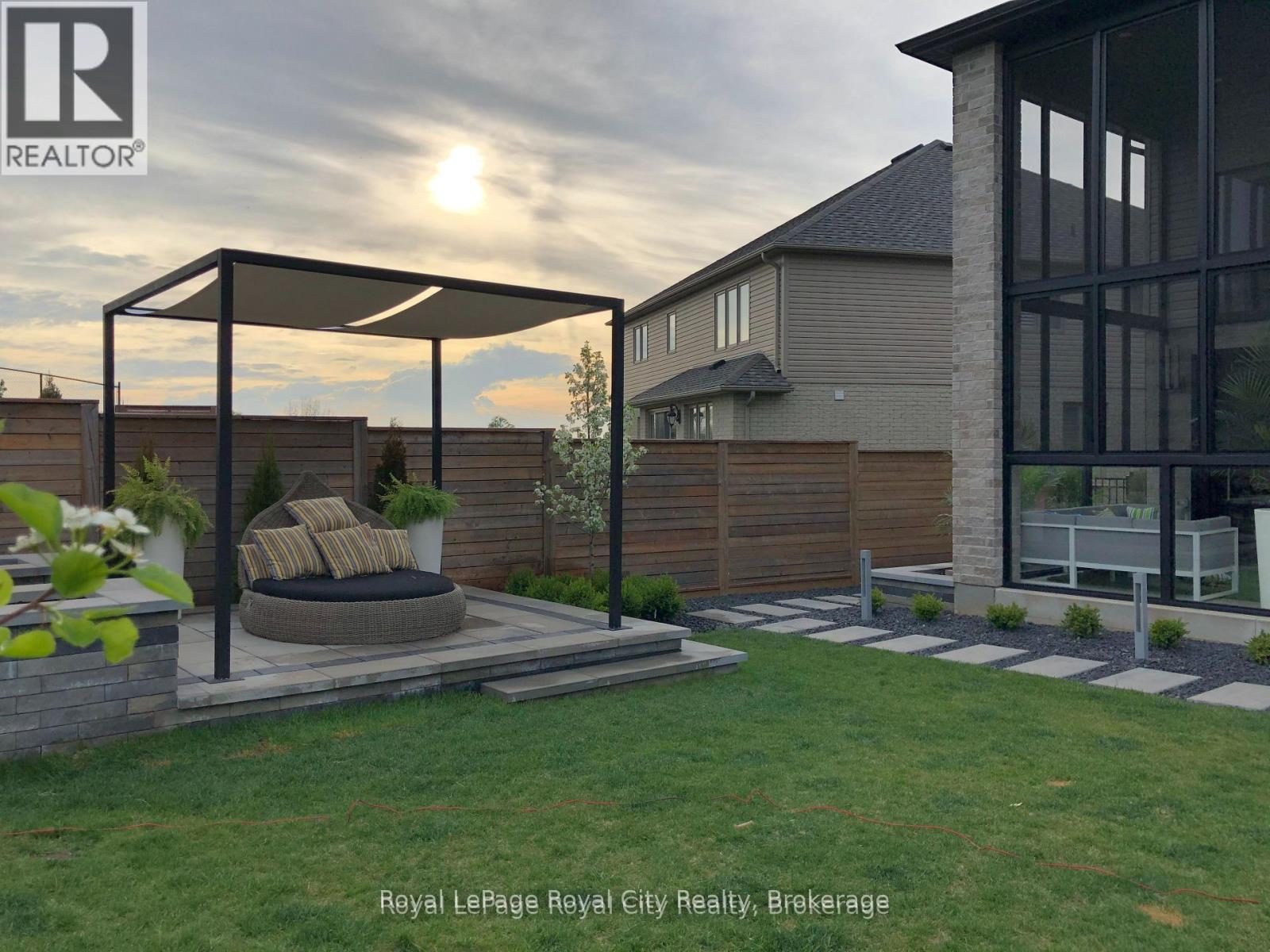 303 Gosling Gardens, Guelph, Ontario  N1L 0M1 - Photo 42 - X12271416