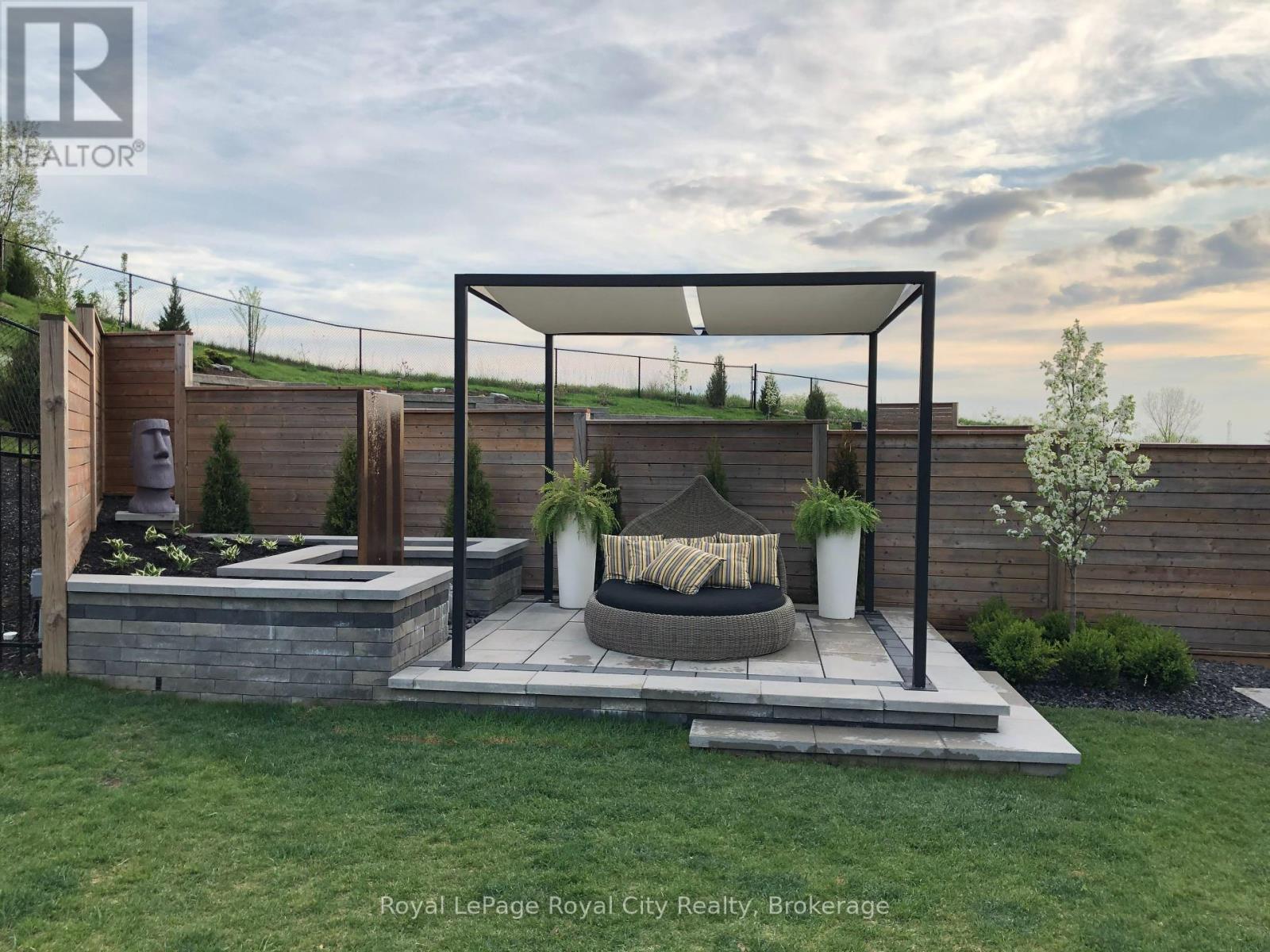 303 Gosling Gardens, Guelph, Ontario  N1L 0M1 - Photo 44 - X12271416