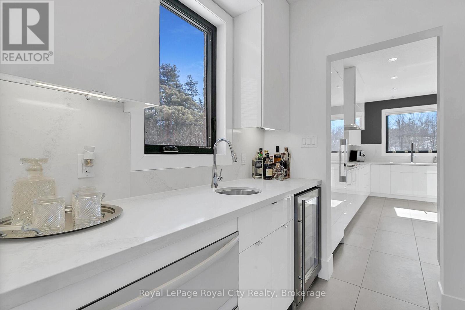 303 Gosling Gardens, Guelph, Ontario  N1L 0M1 - Photo 6 - X12271416