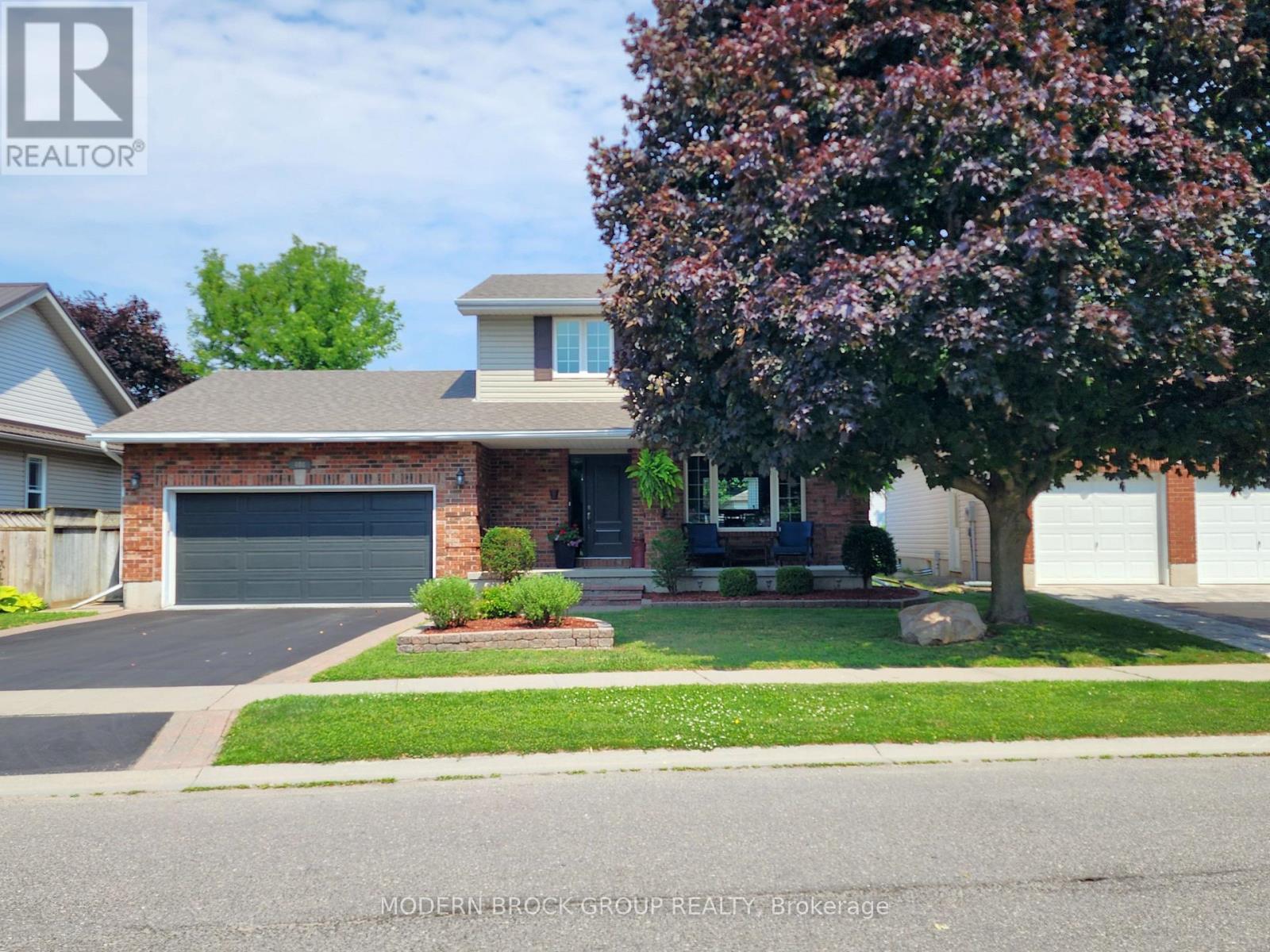 Property at 408 PEARL STREET W image 1