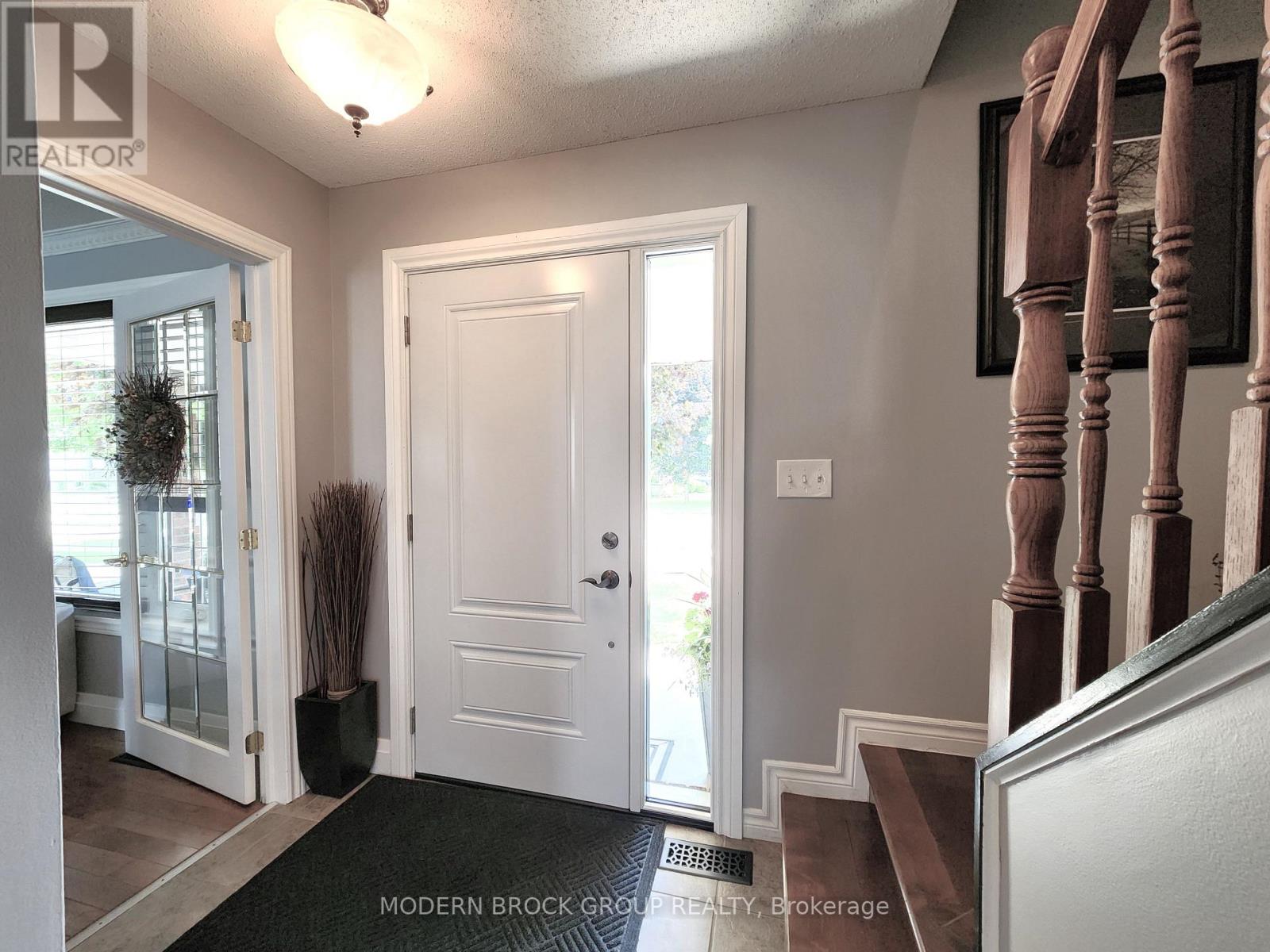Property at 408 PEARL STREET W image 5