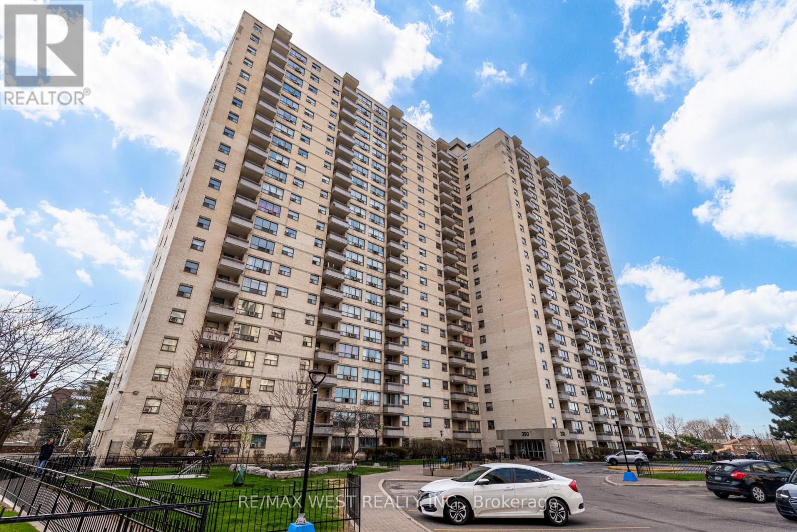 Property at 1013 - 390 DIXON ROAD image 1