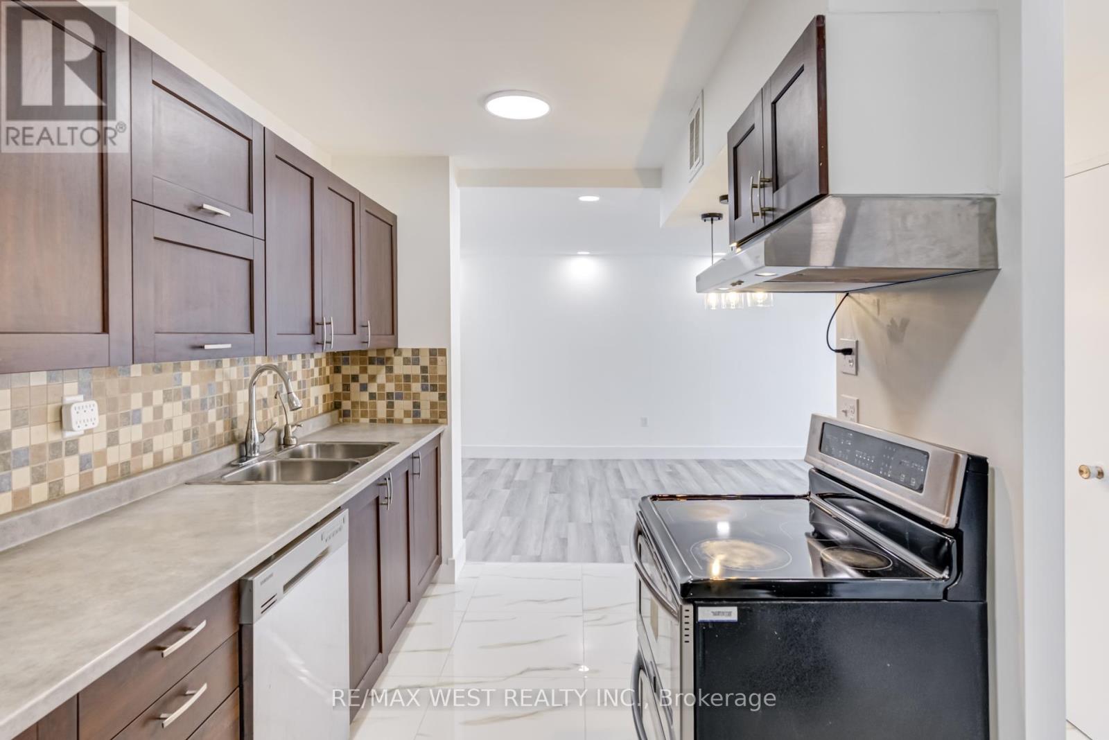 1013 - 390 Dixon Road, Toronto (Kingsview Village-The Westway), Ontario  M9R 1T4 - Photo 16 - W12271258
