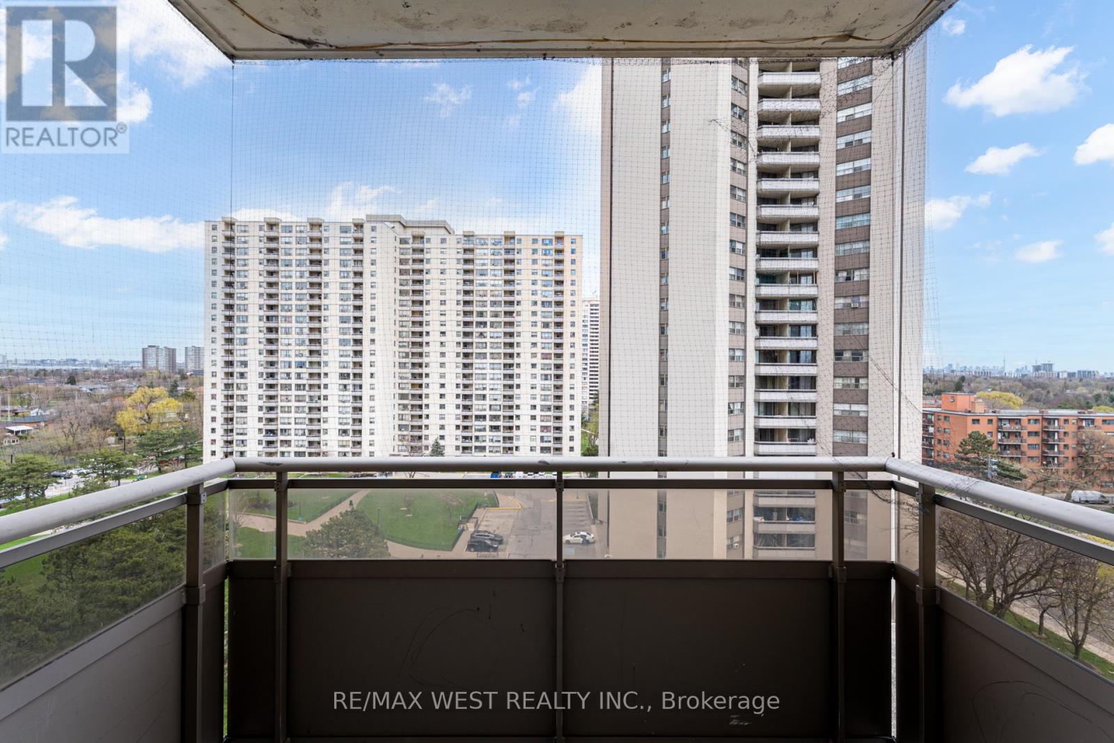 1013 - 390 Dixon Road, Toronto (Kingsview Village-The Westway), Ontario  M9R 1T4 - Photo 32 - W12271258