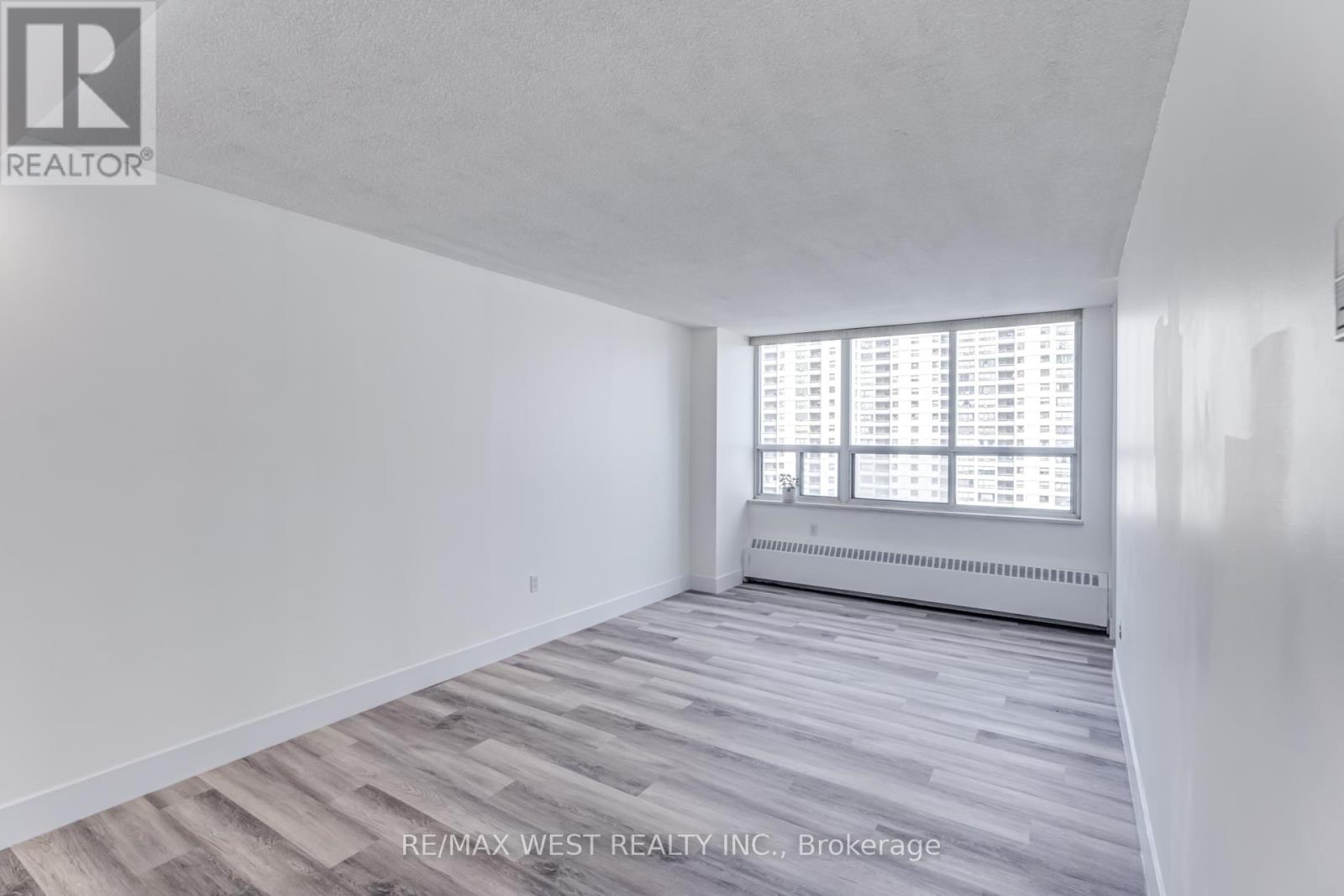 Property at 1013 - 390 DIXON ROAD image 4