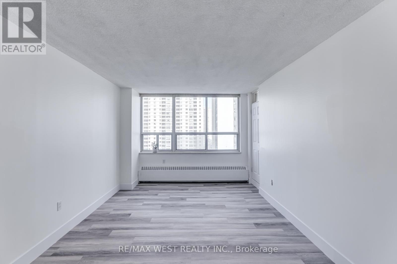 1013 - 390 Dixon Road, Toronto (Kingsview Village-The Westway), Ontario  M9R 1T4 - Photo 7 - W12271258